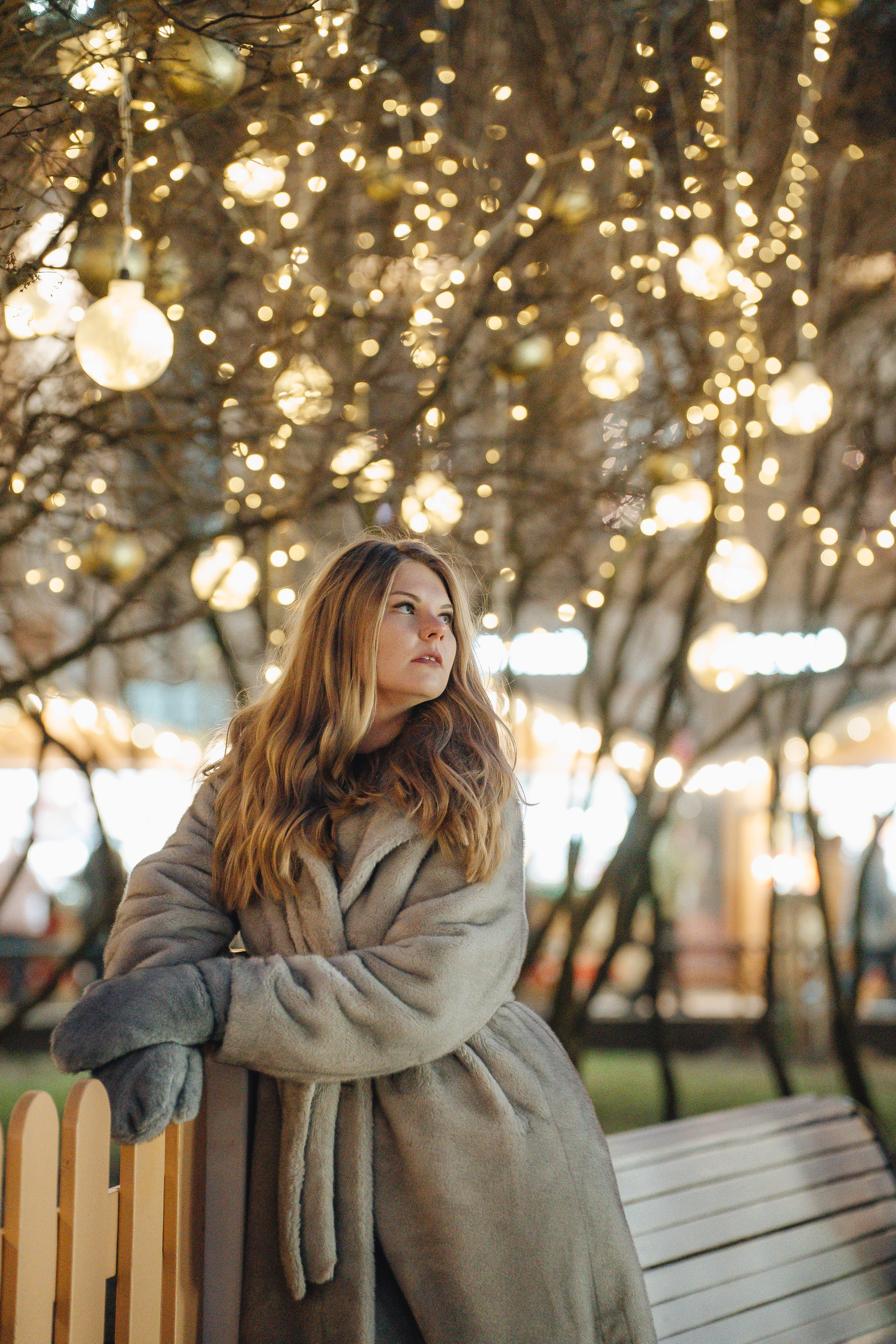 ПРОГУЛКА НА МАНЕЖНОЙ ПЛОЩАДИ ДЛЯ ДЕВУШКИ ПЕРЕД НОВЫМ ГОДОМ (НОВОГОДНЯЯ ФОТОСЕССИИЯ НА МАНЕЖНОЙ ПЛОЩАДИ). Профессиональный фотограф, Санкт-Петербург — Виктория Богомолова