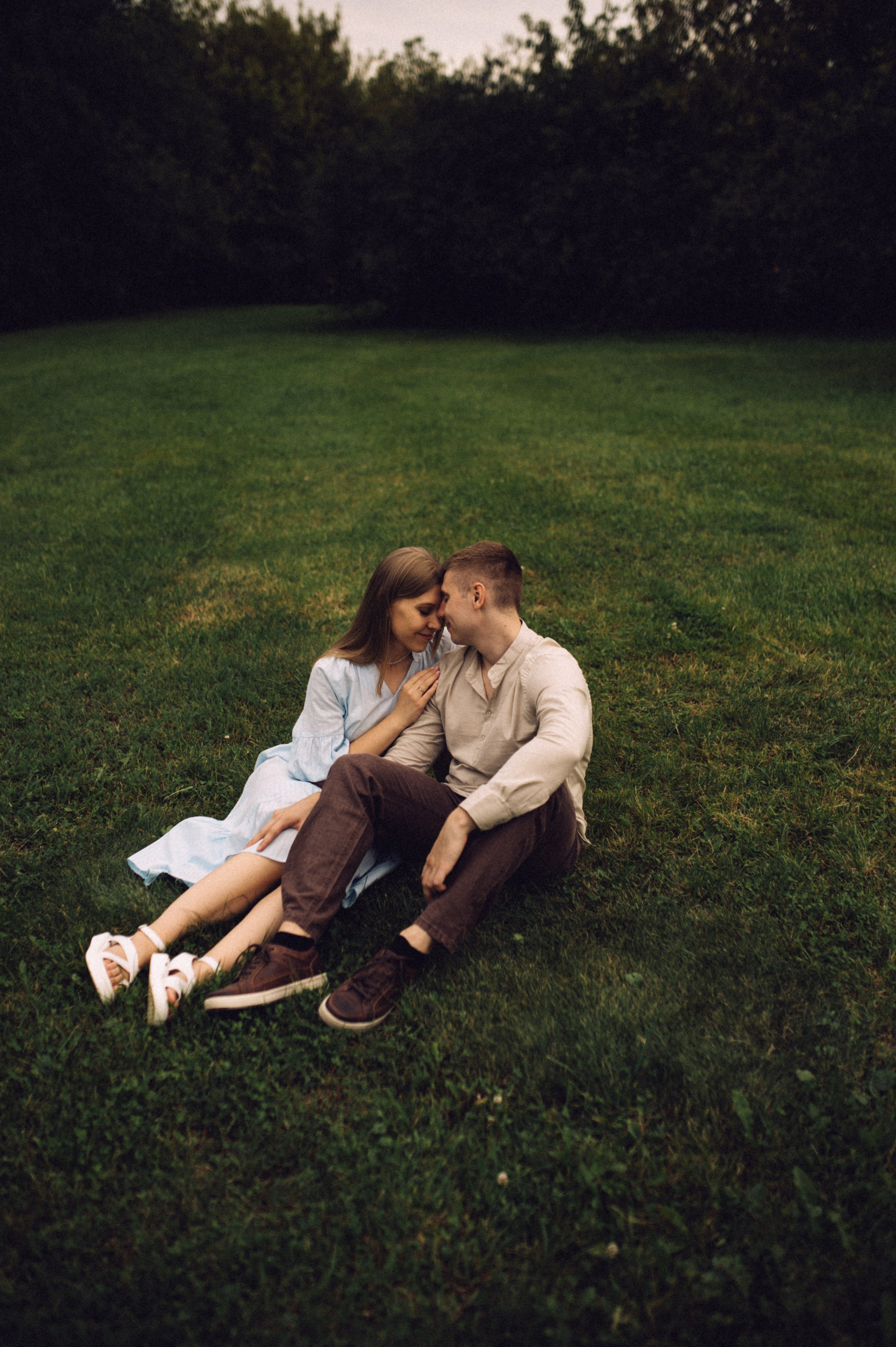 Ветер в волосах, нежность и поцелуи🤍. Лайфстайл фотограф в Москве Серебрянская Фаина