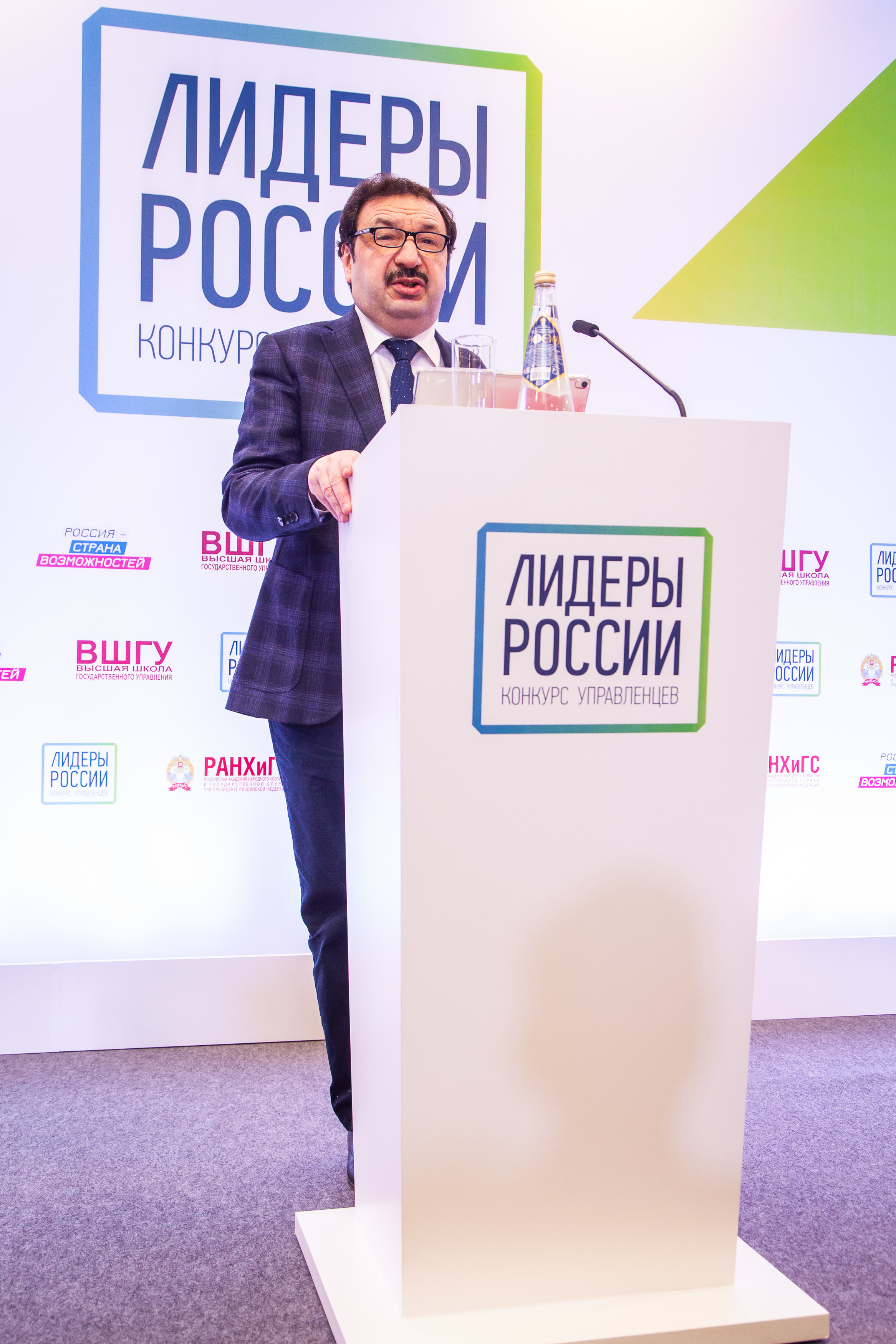 Репортажный фотограф в Ростове на Дону. Свадебная, репортажная и бизнес съёмка в Ростове-на-Дону