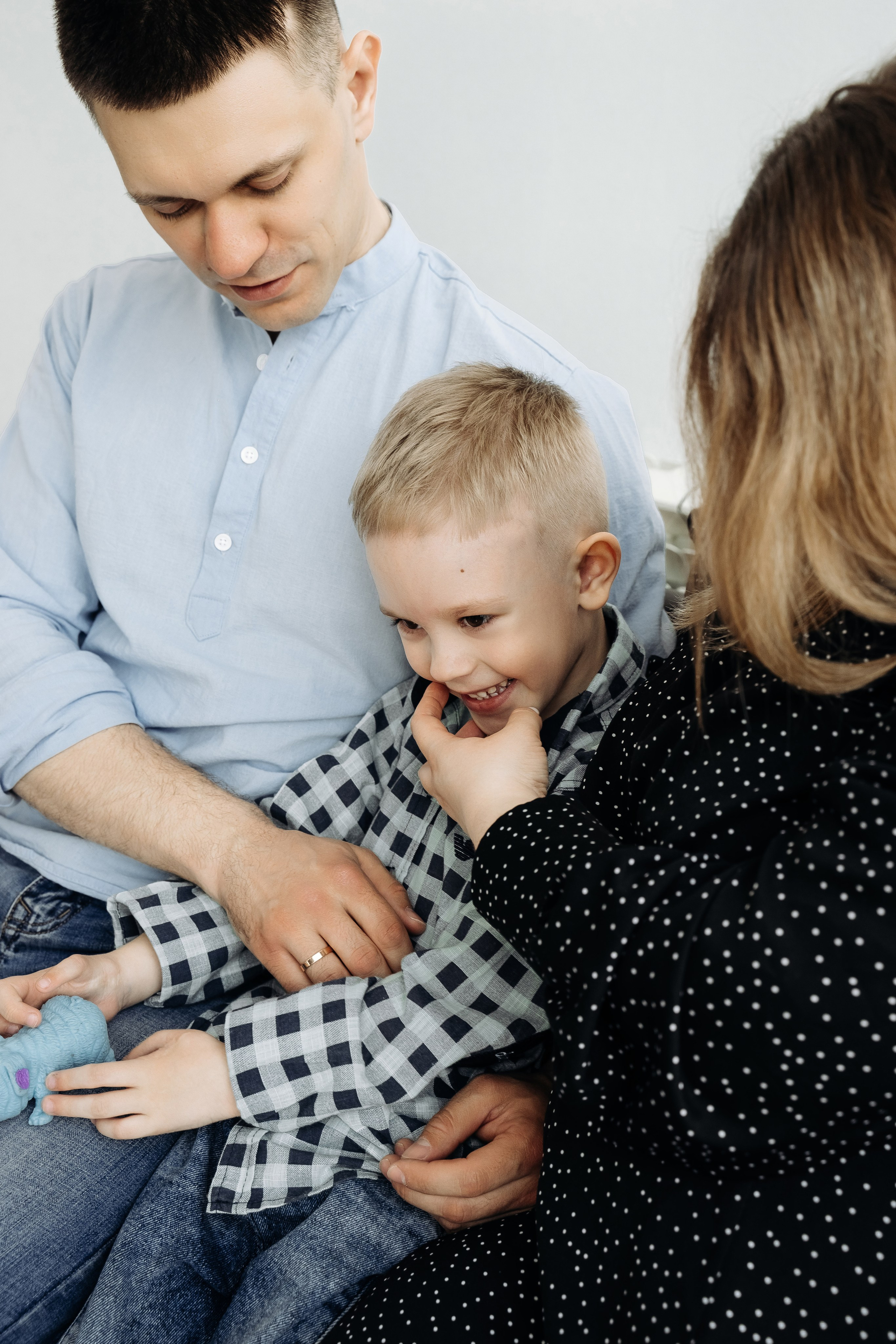 Вдвоём хорошо, но втроём. Моменты и истории о вас настоящих