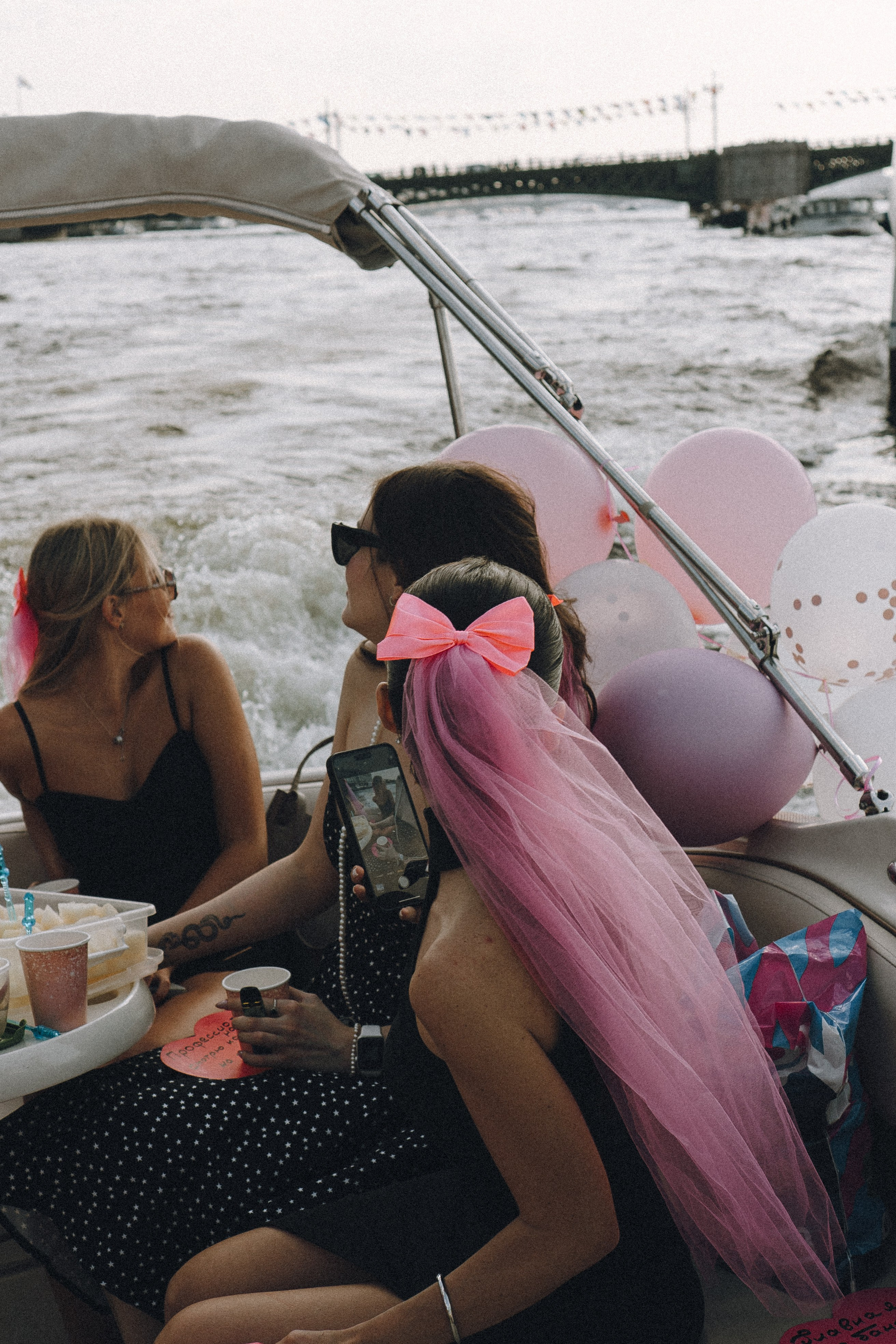 ДЕВИЧНИК НА КАТЕРЕ. Профессиональный фотограф, Санкт-Петербург — Виктория Богомолова