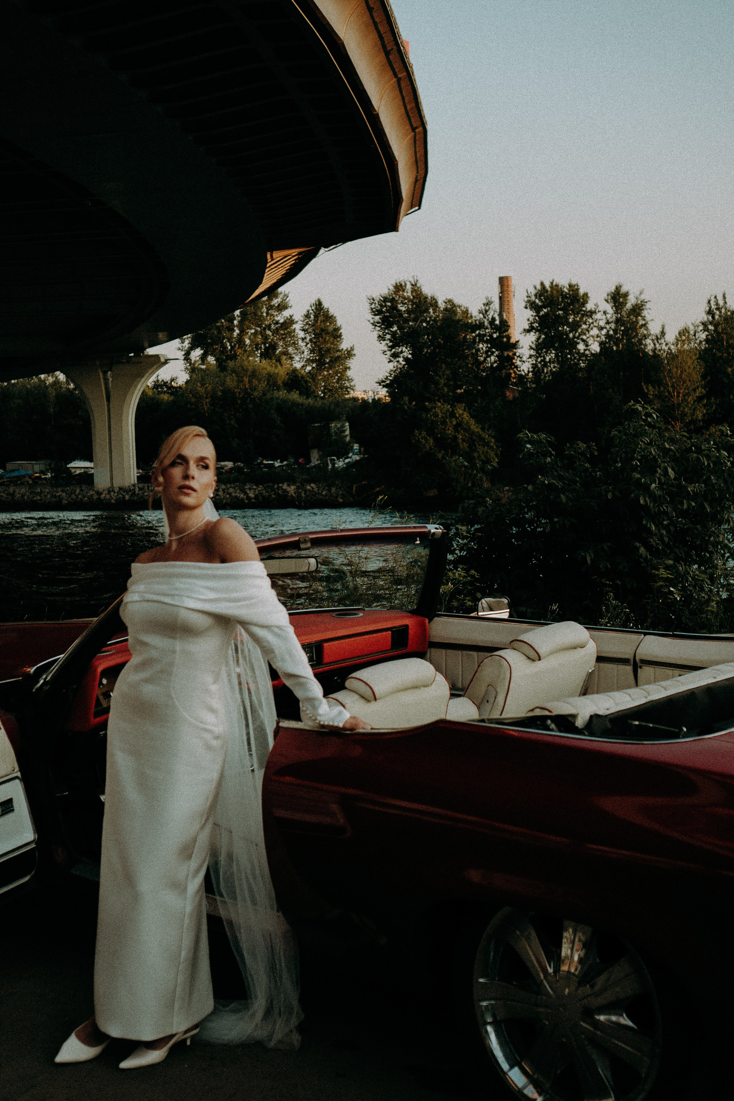 СВАДЕБНАЯ СЬЕМКА ВОЗЛЕ МСОТА БЕТАНКУРА НА КАБРИОЛЕТЕ. Профессиональный фотограф, Санкт-Петербург — Виктория Богомолова