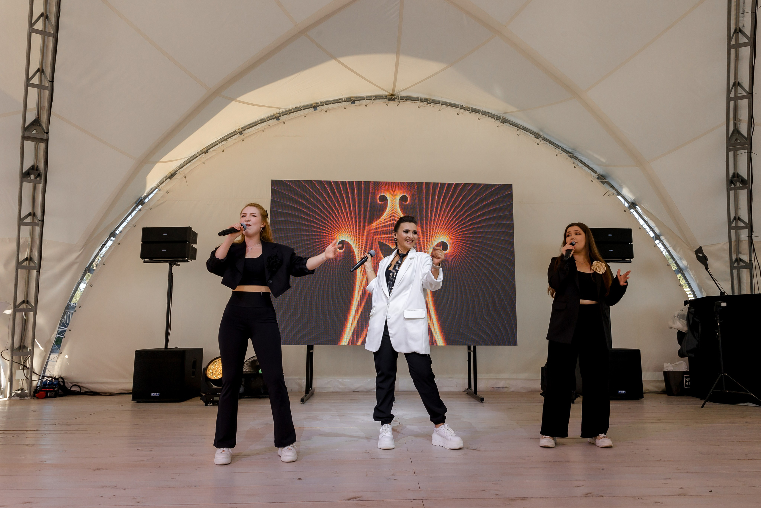 ВЫПУСКНОЙ White Place — Гимназия 52. Свадебный и семейный фотограф Динар Гильмутдинов