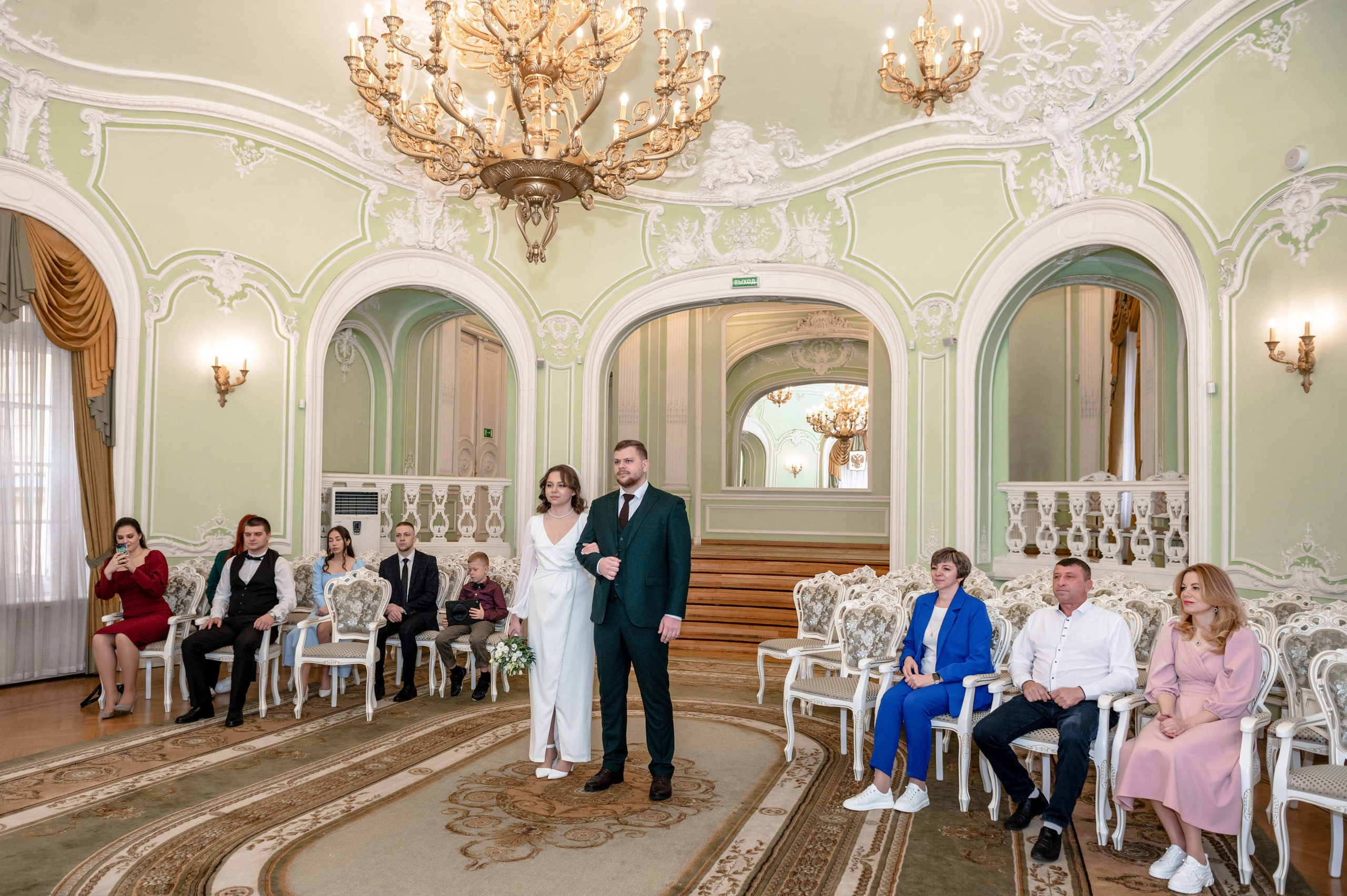 Ксения и Егор (фотосессия в ЗАГСе Петроградского района, Ботаническом саду с сакурой). Портретный, семейный и свадебный фотограф в Санкт-Петербурге и в Пушкине Ширяев Денис