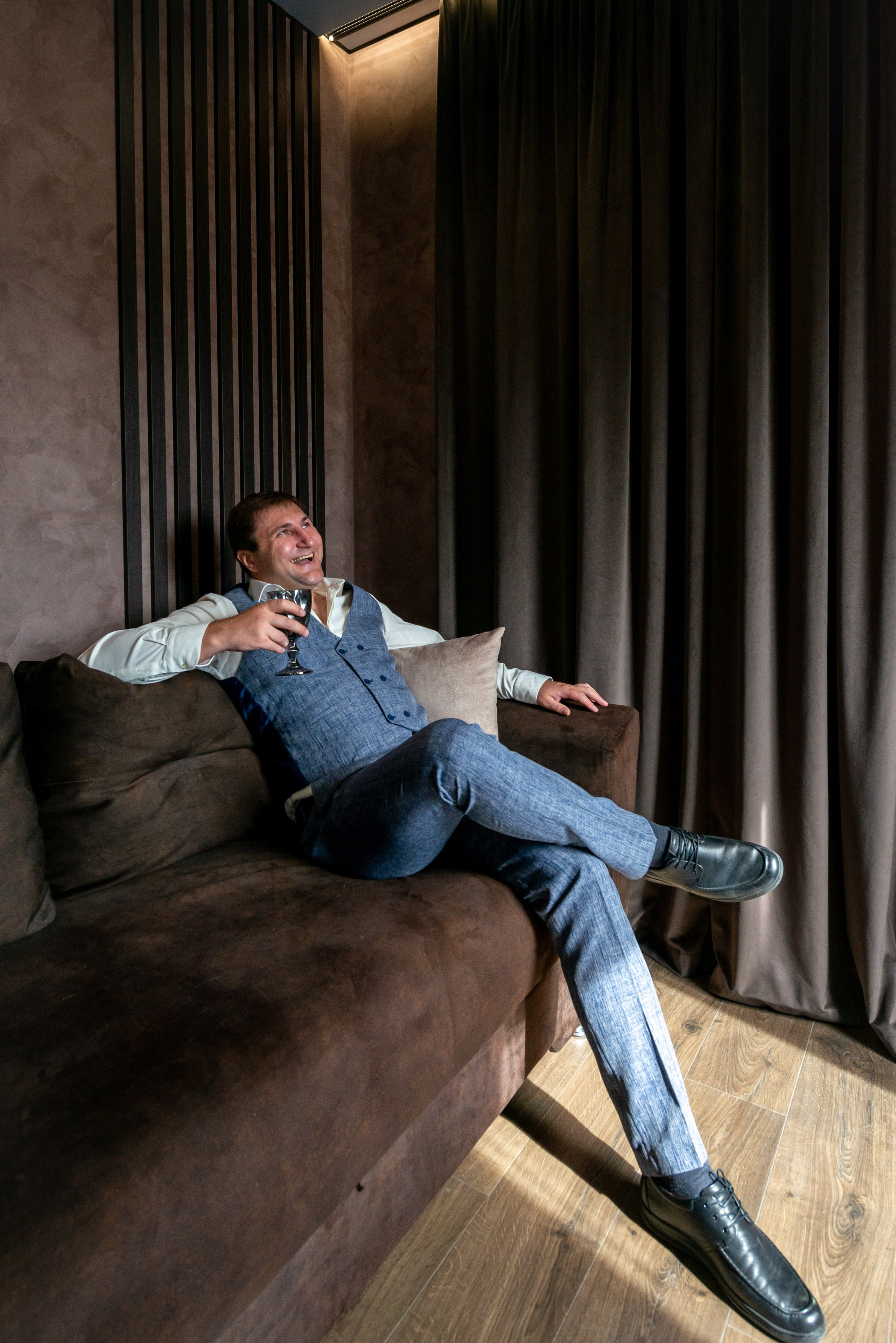 Анастасия и Игорь (фотосессия во Втором Дворце Бракосочетания, Польский сад, здание городской Ратуши). Портретный, семейный и свадебный фотограф в Санкт-Петербурге и в Пушкине Ширяев Денис