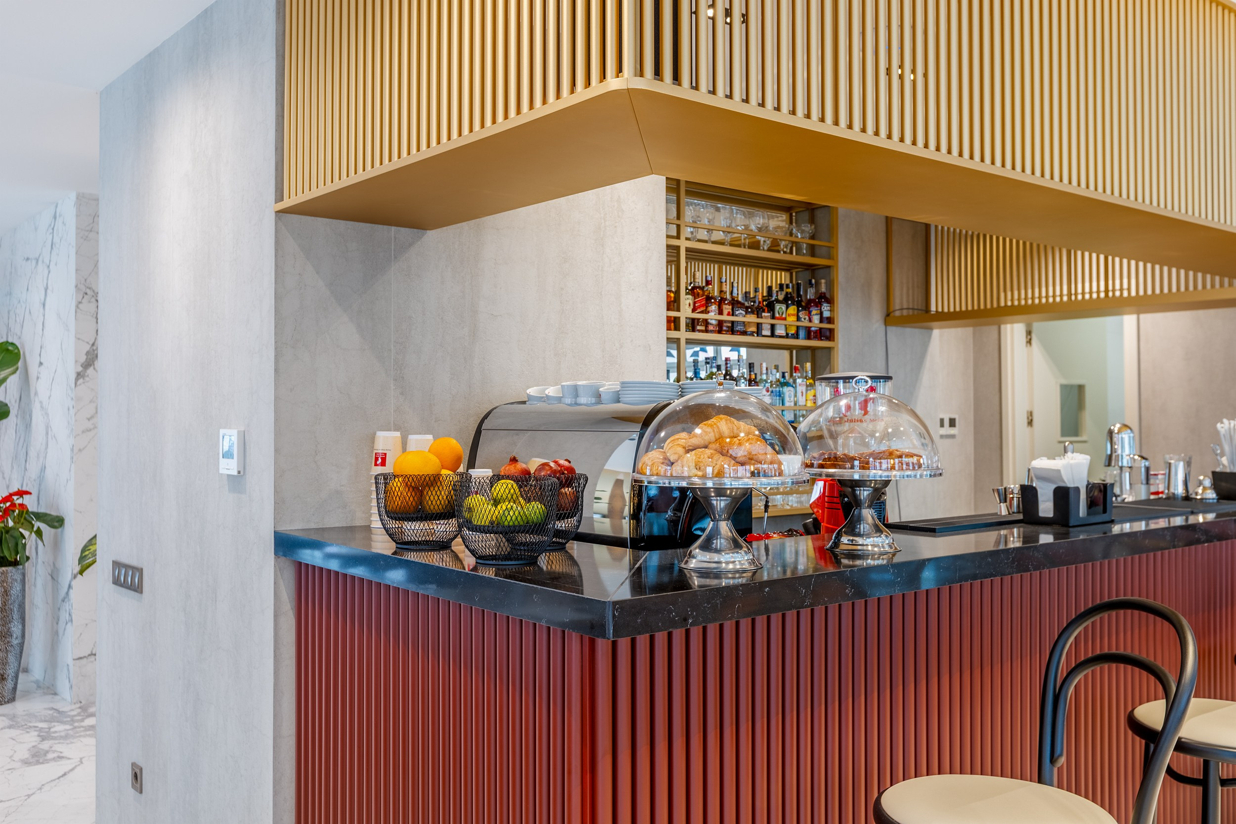 HOTEL PIAZZA EPIGRAPH (BATUMI). Режиссёр, клипмейкер, фотограф — Андрей Охота