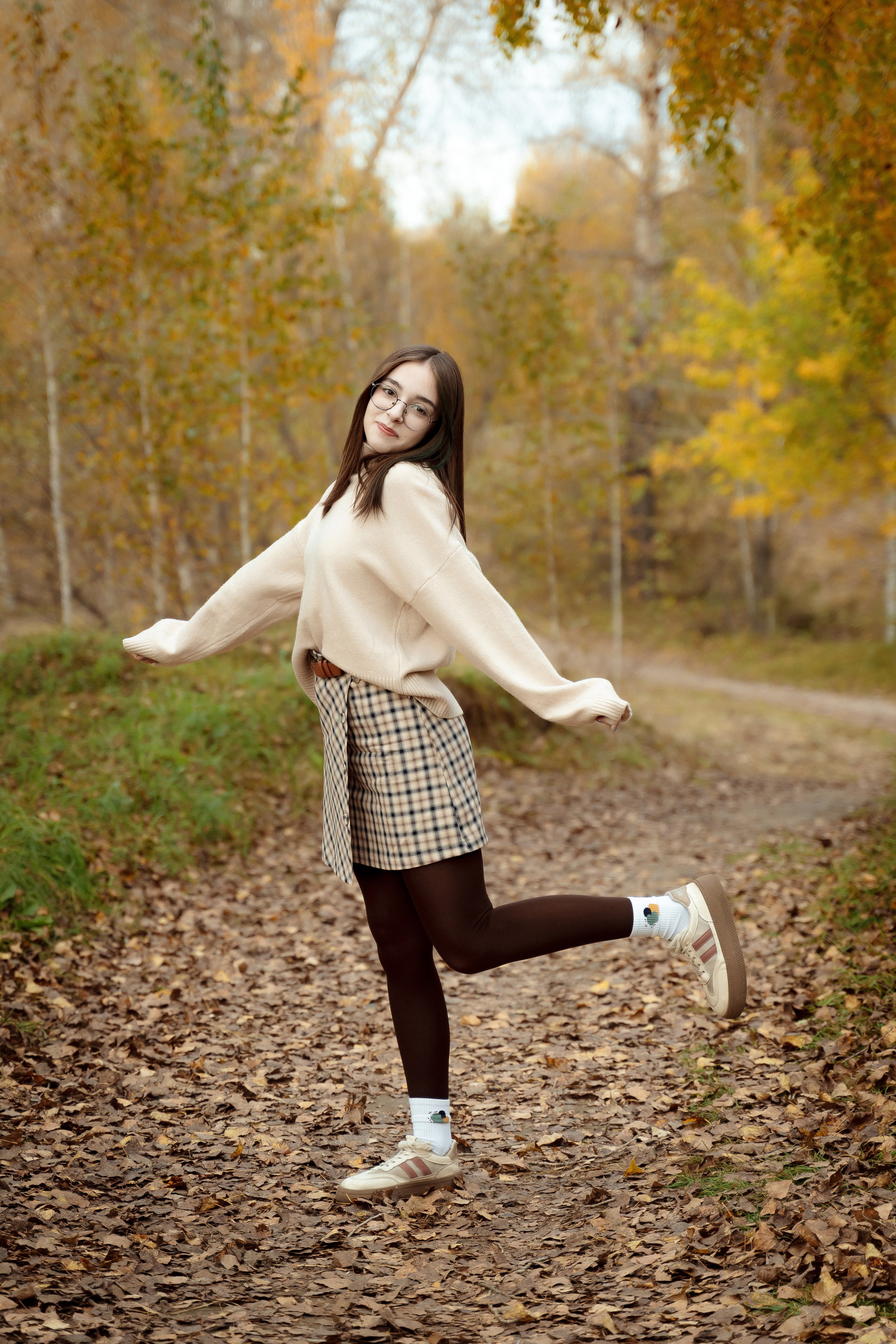 Фотосессия осенью в парке. 11 класс. Фотограф Ким Наталья в Красноярске
