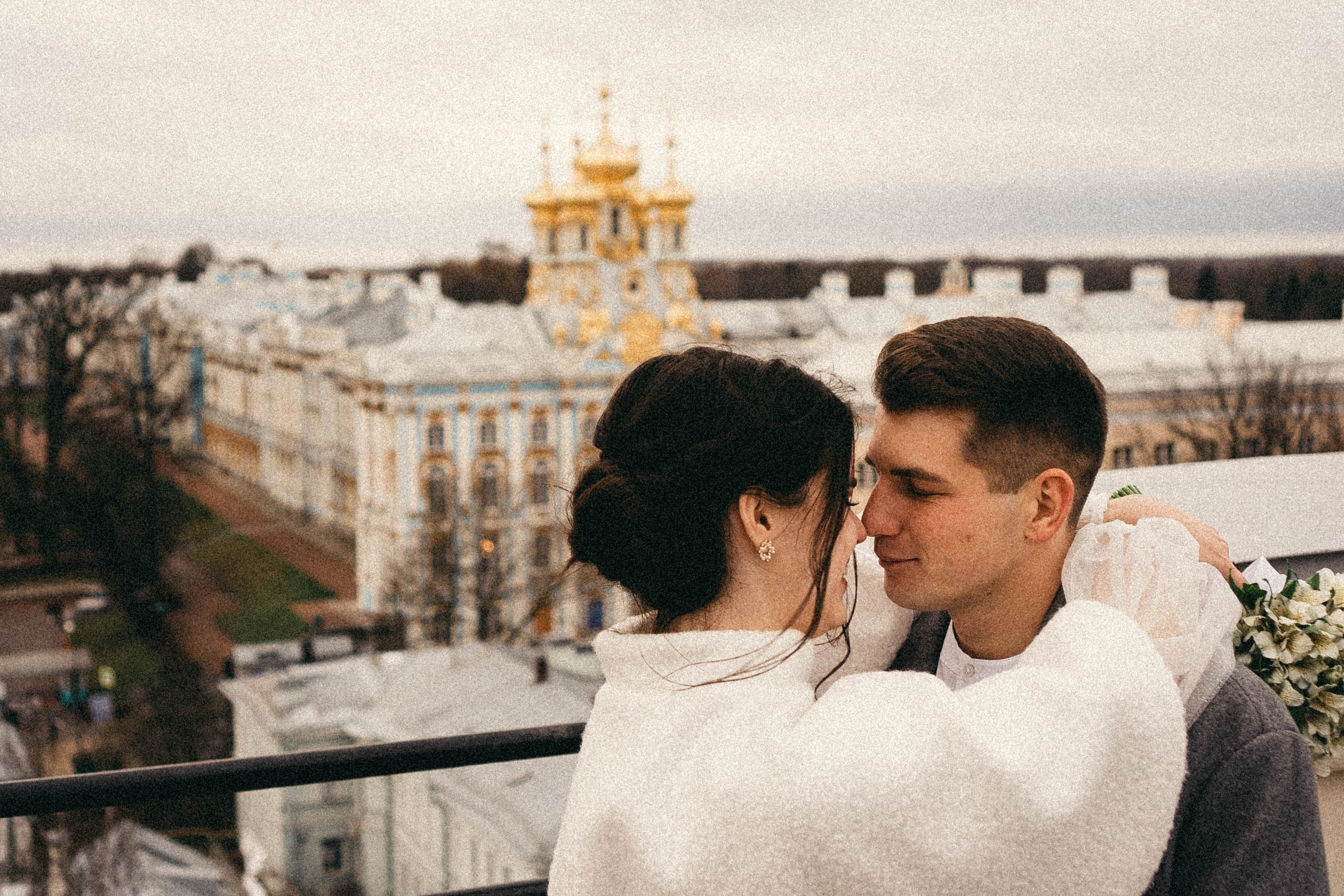 СВАДЕБНАЯ СЬЕМКА ПАРЫ В ГОРОДЕ ПУШКИН В ПАРКЕ ЕКАТЕРИНЕНСКОМ В НОЯБРЕ. Профессиональный фотограф, Санкт-Петербург — Виктория Богомолова