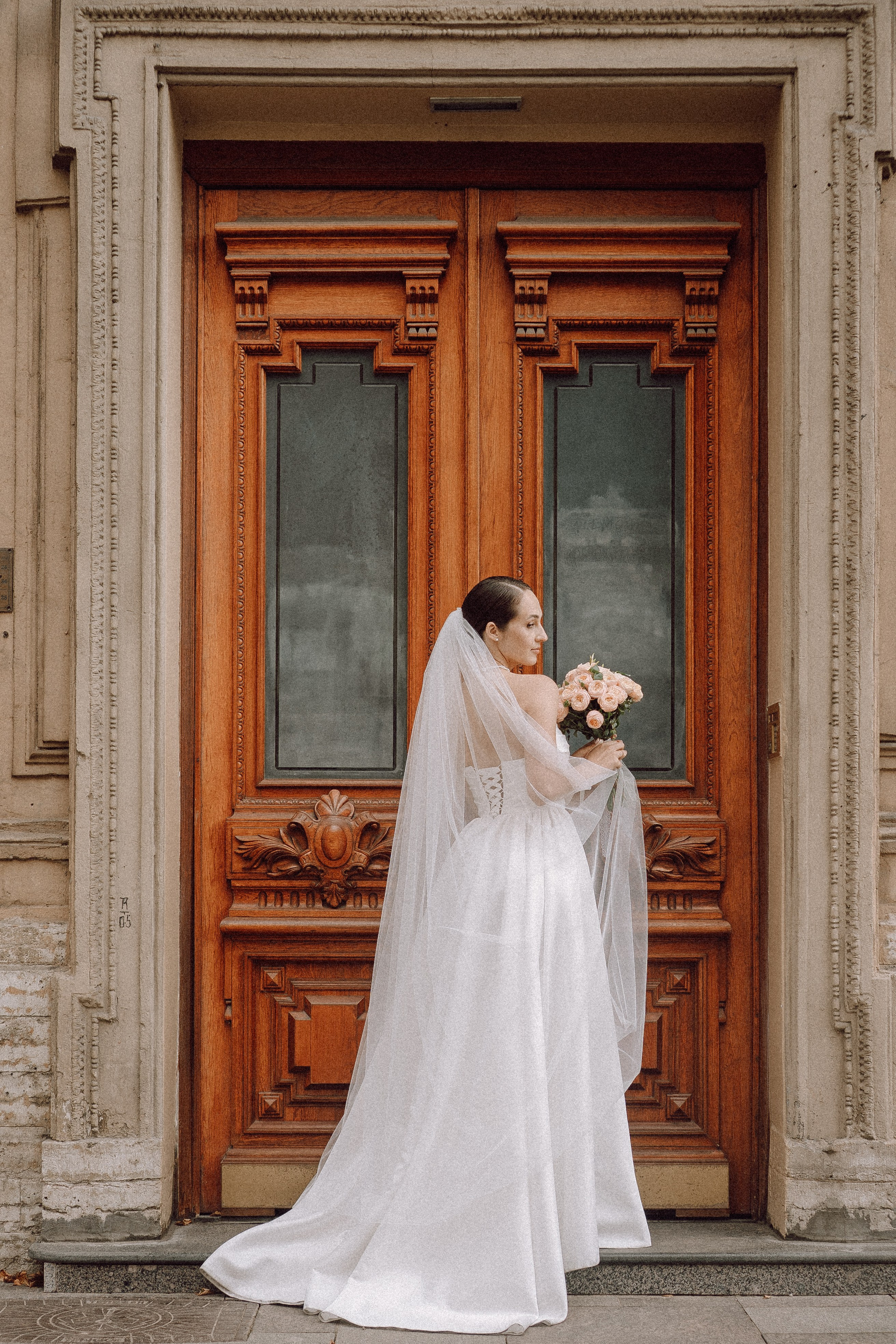 СВАДЕБНАЯ ПРОГУЛКА В САНТК-ПЕТЕРБУРГЕ (ИСАКИЕВСКИЙ СОБОР, ЗИМНЯЯ КАНАВКА, ЭРМИТАЖ И БОЛЬШАЯ МОРСКАЯ УЛИЦА). Профессиональный фотограф, Санкт-Петербург — Виктория Богомолова