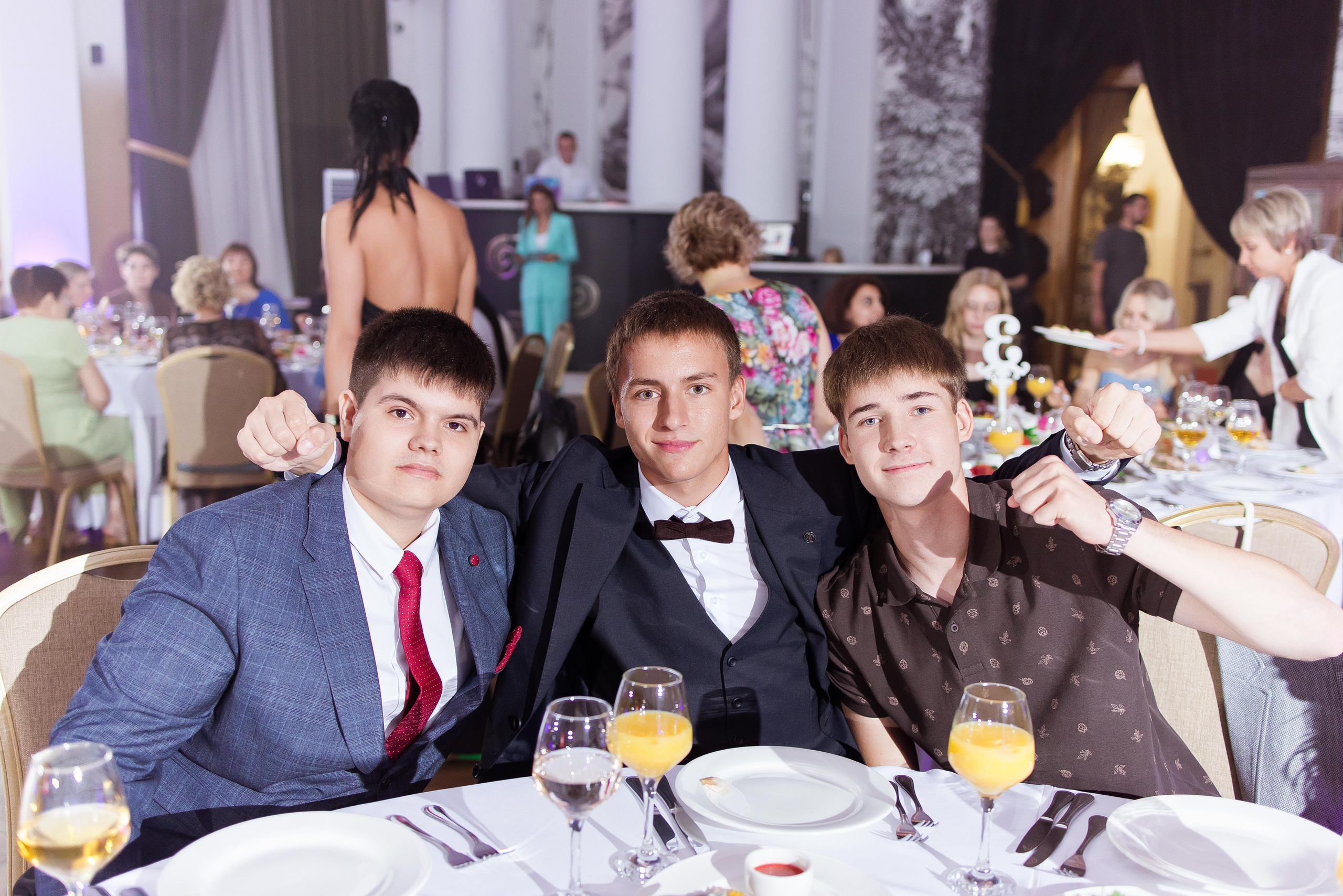 Выпускные 9-11 классы. Свадебный и семейный фотограф Яна Стражева. Волгоград, Москва