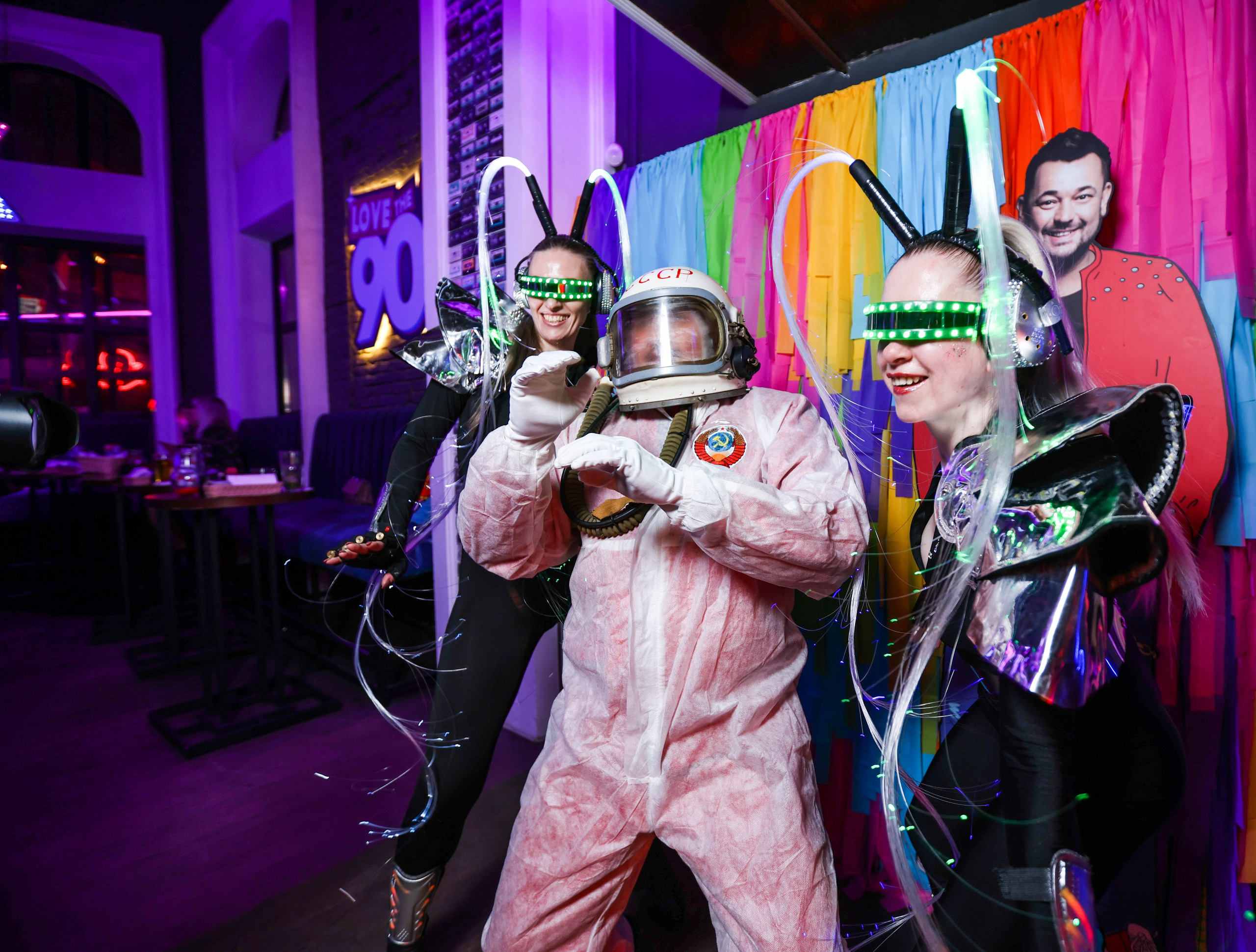 БАР РУКИ ВВЕРХ