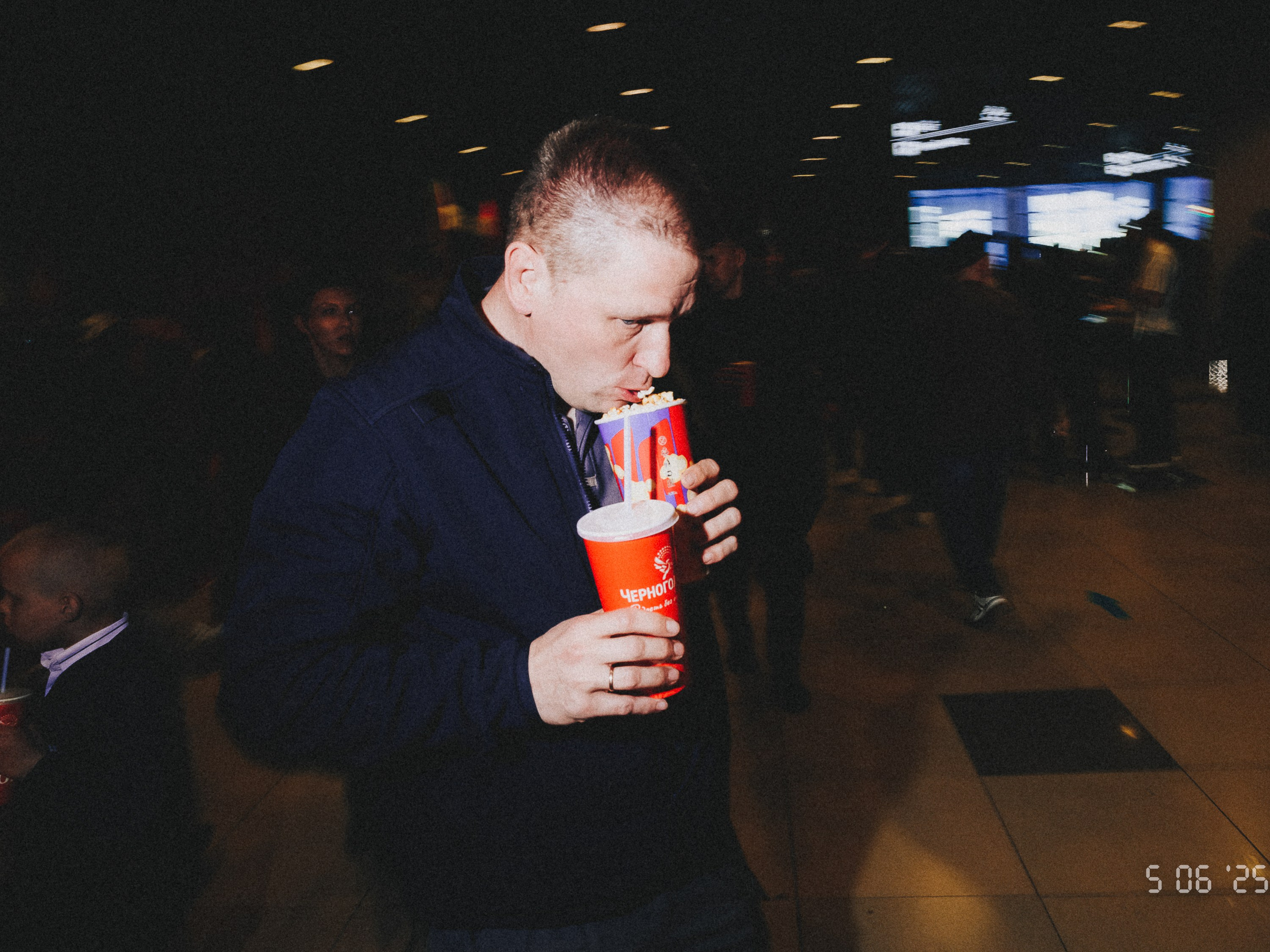 Съемка игры Трактор x Динамо. Репортажный фотограф Макс Брагин