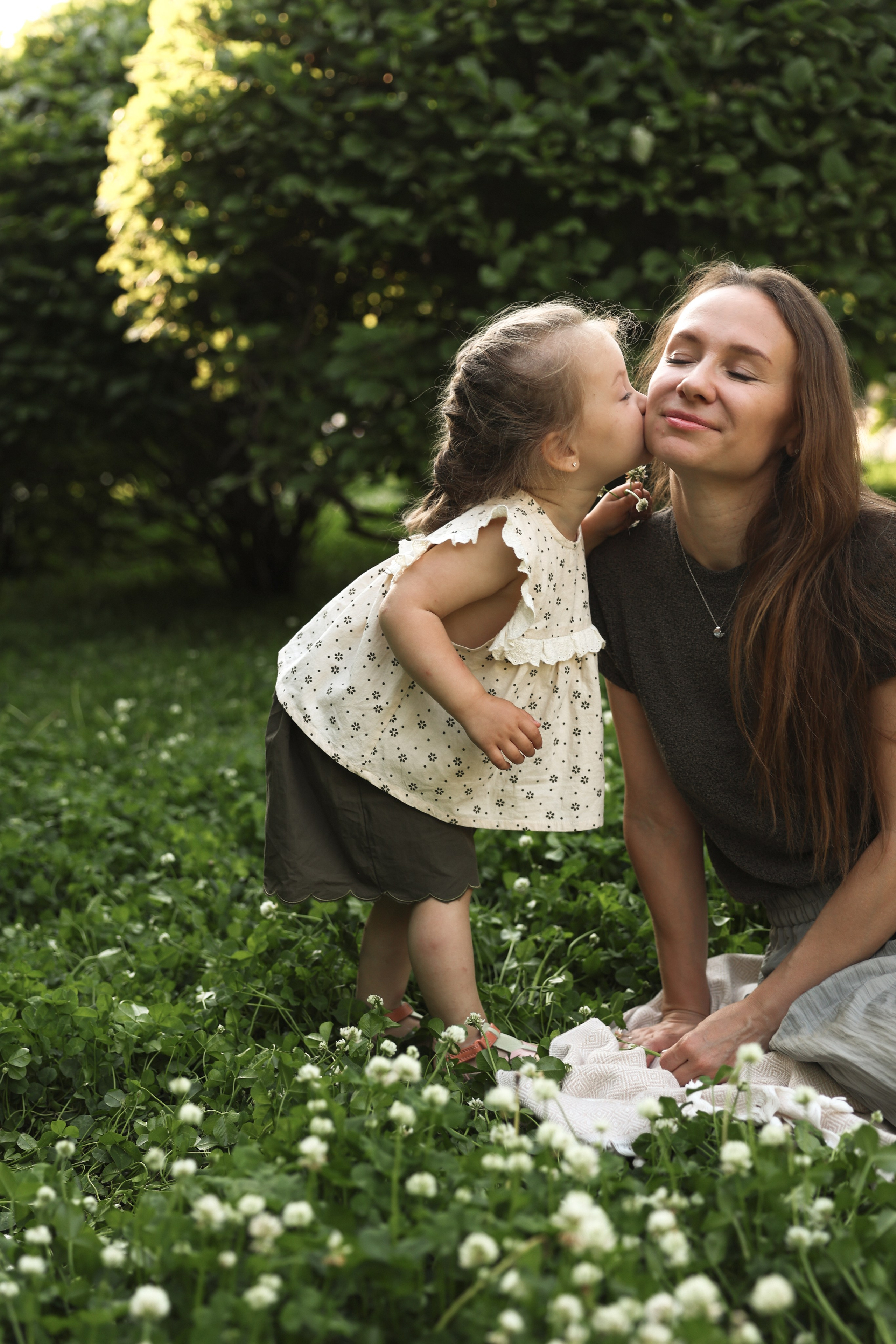 На полянке клевера. Ваш семейный newborn и lifestyle фотограф в СПБ Наталья Журавлева