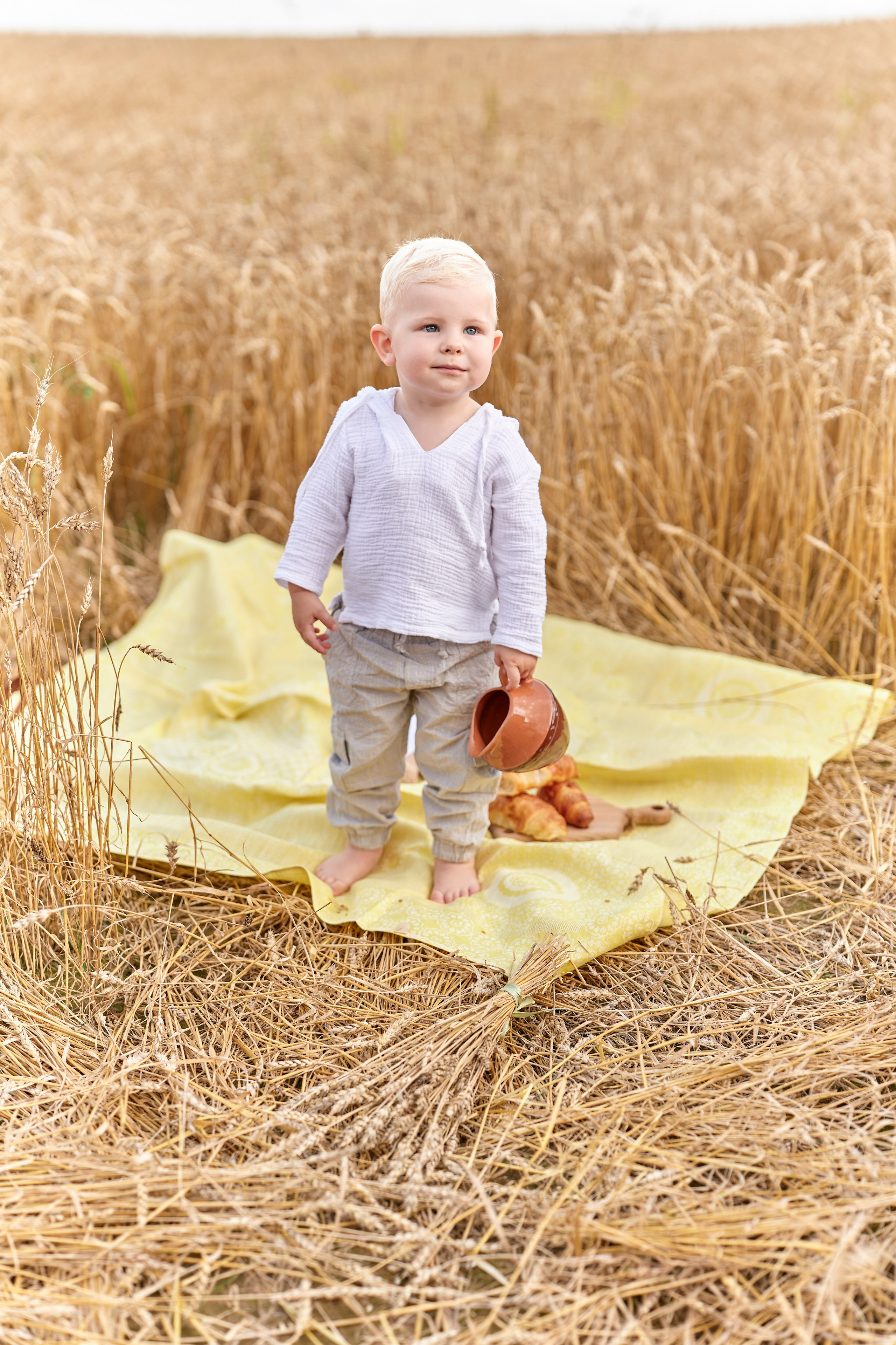 Семейная Фотосессия в поле. Семейный и женский фотограф в Москве Зоя Бучерова