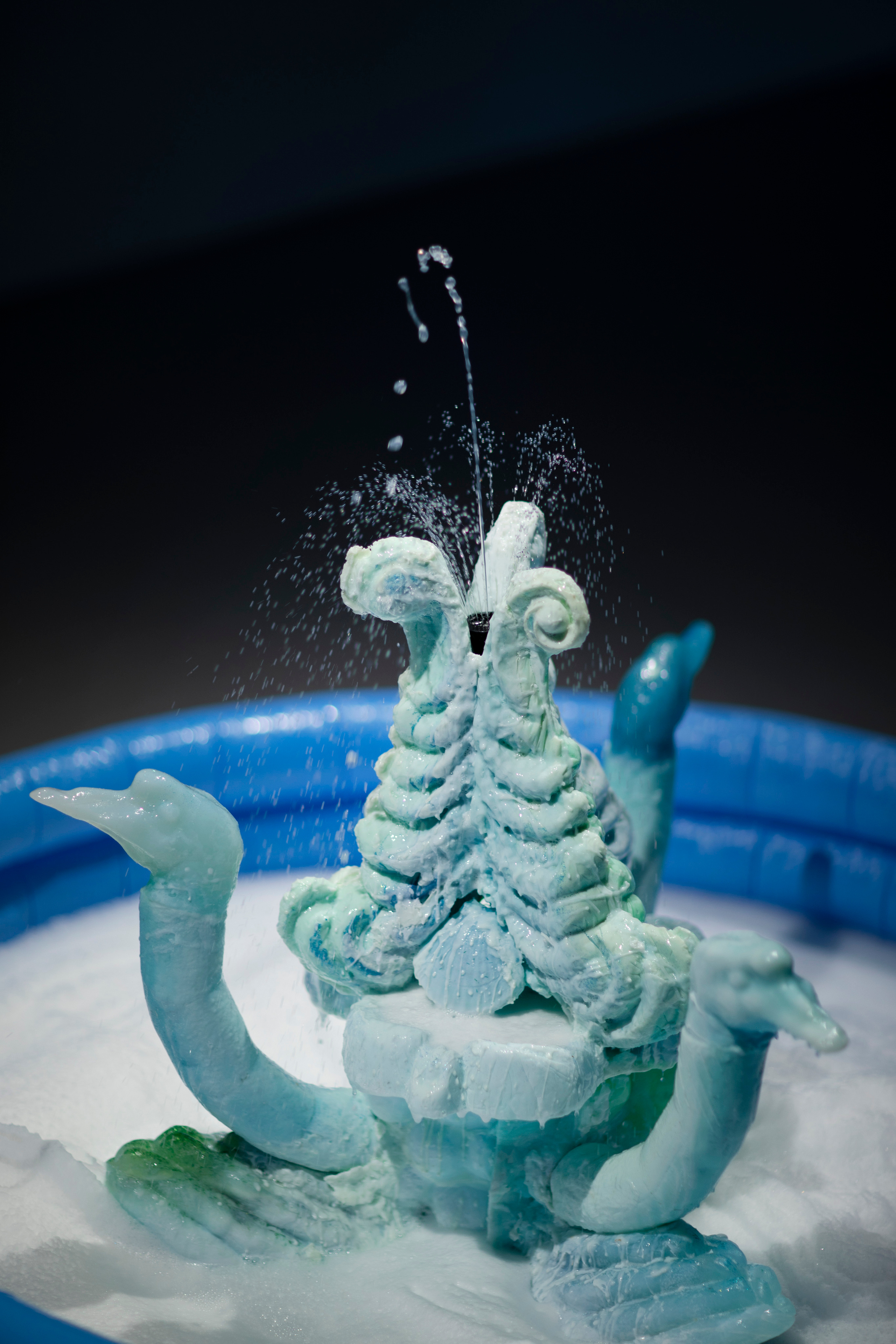 Я надеваю свои розовые очки чтобы увидеть мир в чёрном цвете. Илья Крончев-Иванов