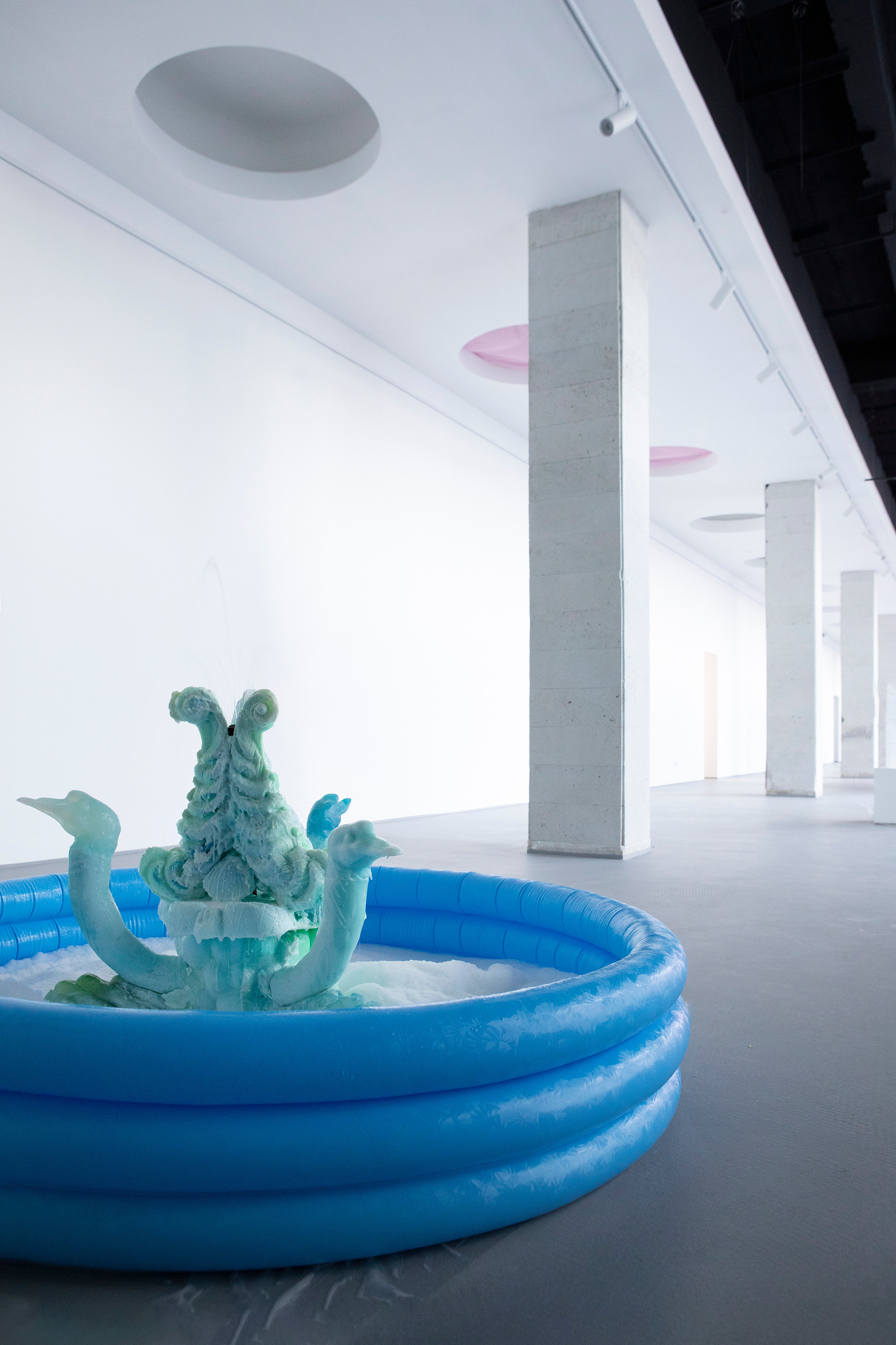 Я надеваю свои розовые очки чтобы увидеть мир в чёрном цвете. Илья Крончев-Иванов