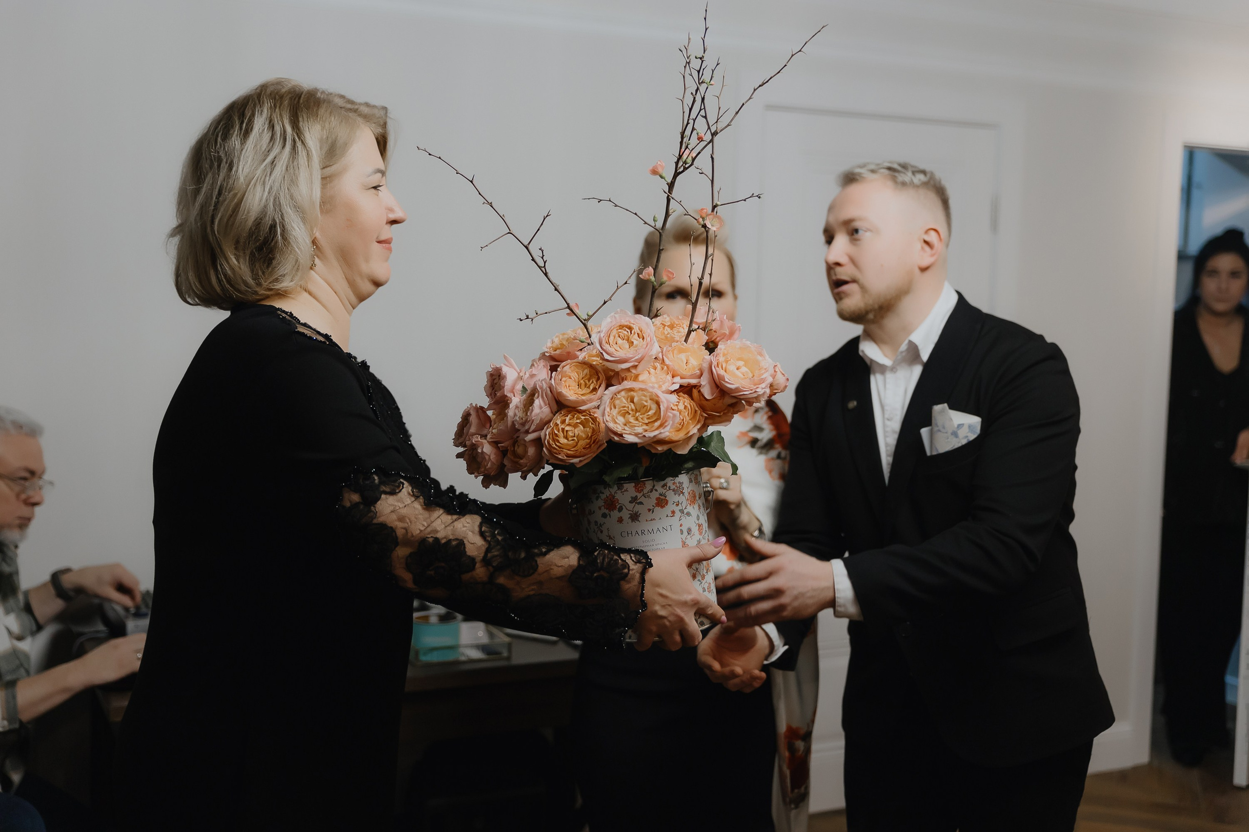 Открытие нового пространства интерьерного салона L. DECO в феврале 2025. L. Deco интерьерный салон. Краски/обои/лепной декор