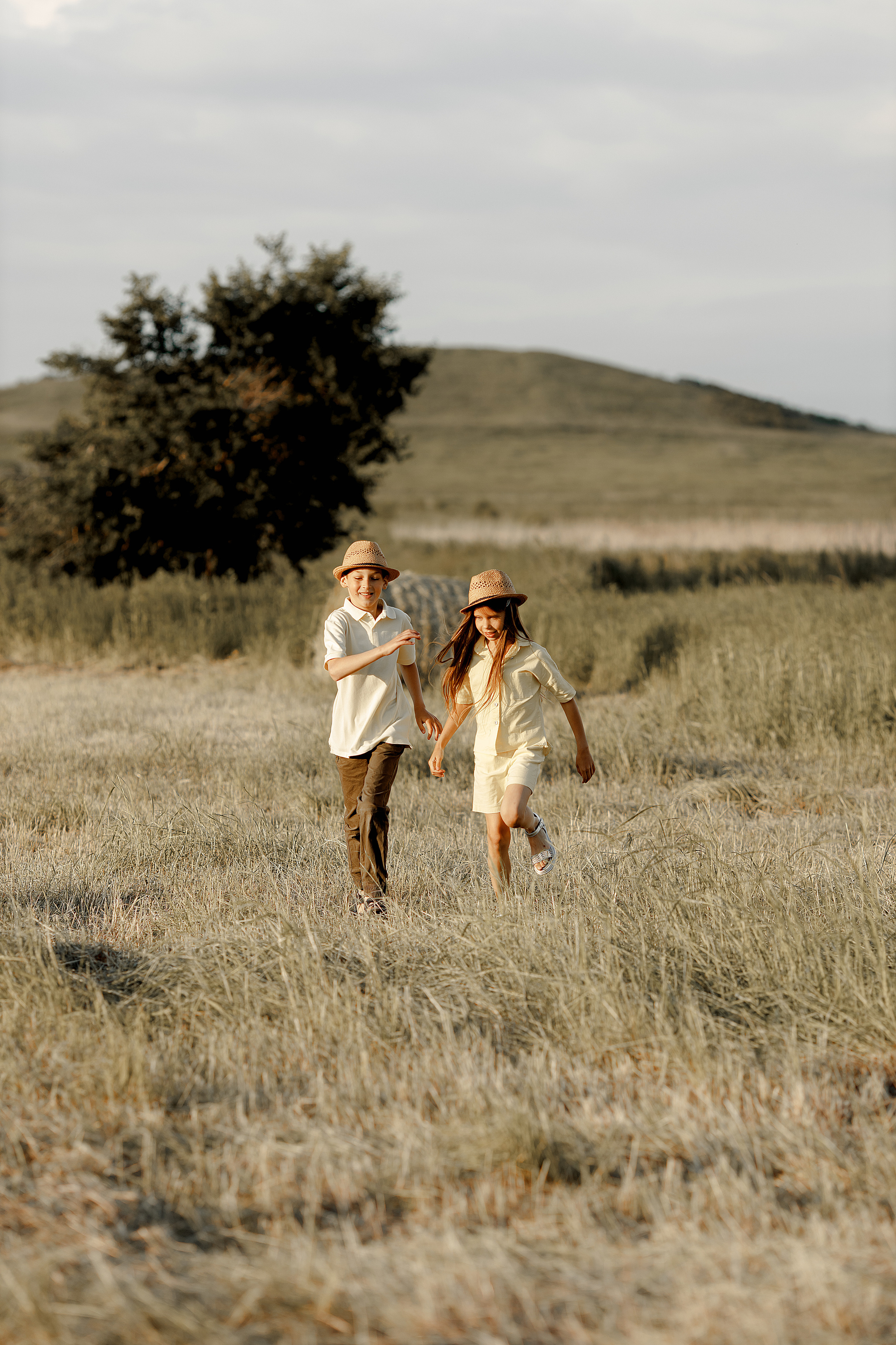 Поле закат лето. Свадебный и семейный фотограф  во Владивостоке Ольга Украинец
