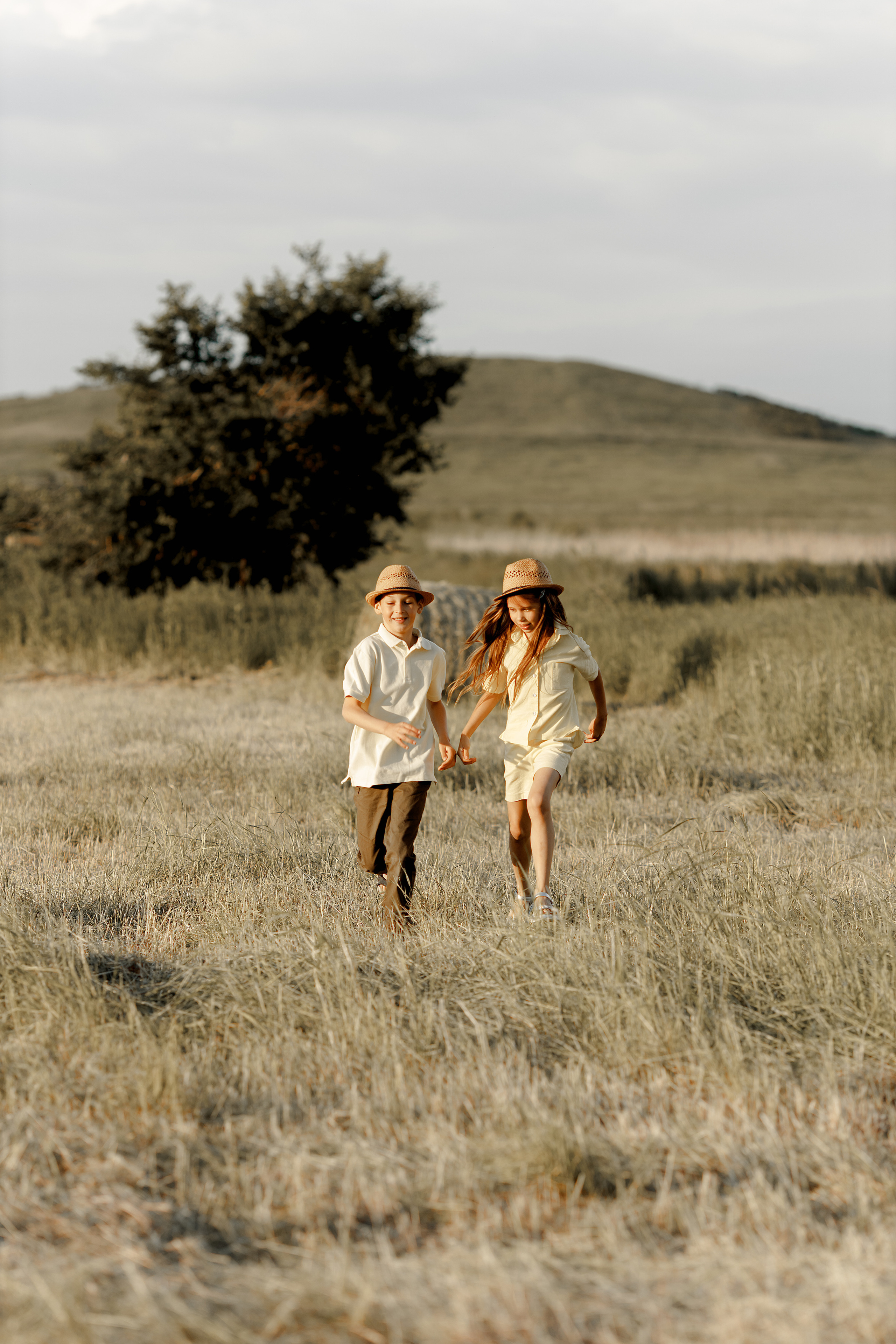Поле закат лето. Свадебный и семейный фотограф  во Владивостоке Ольга Украинец