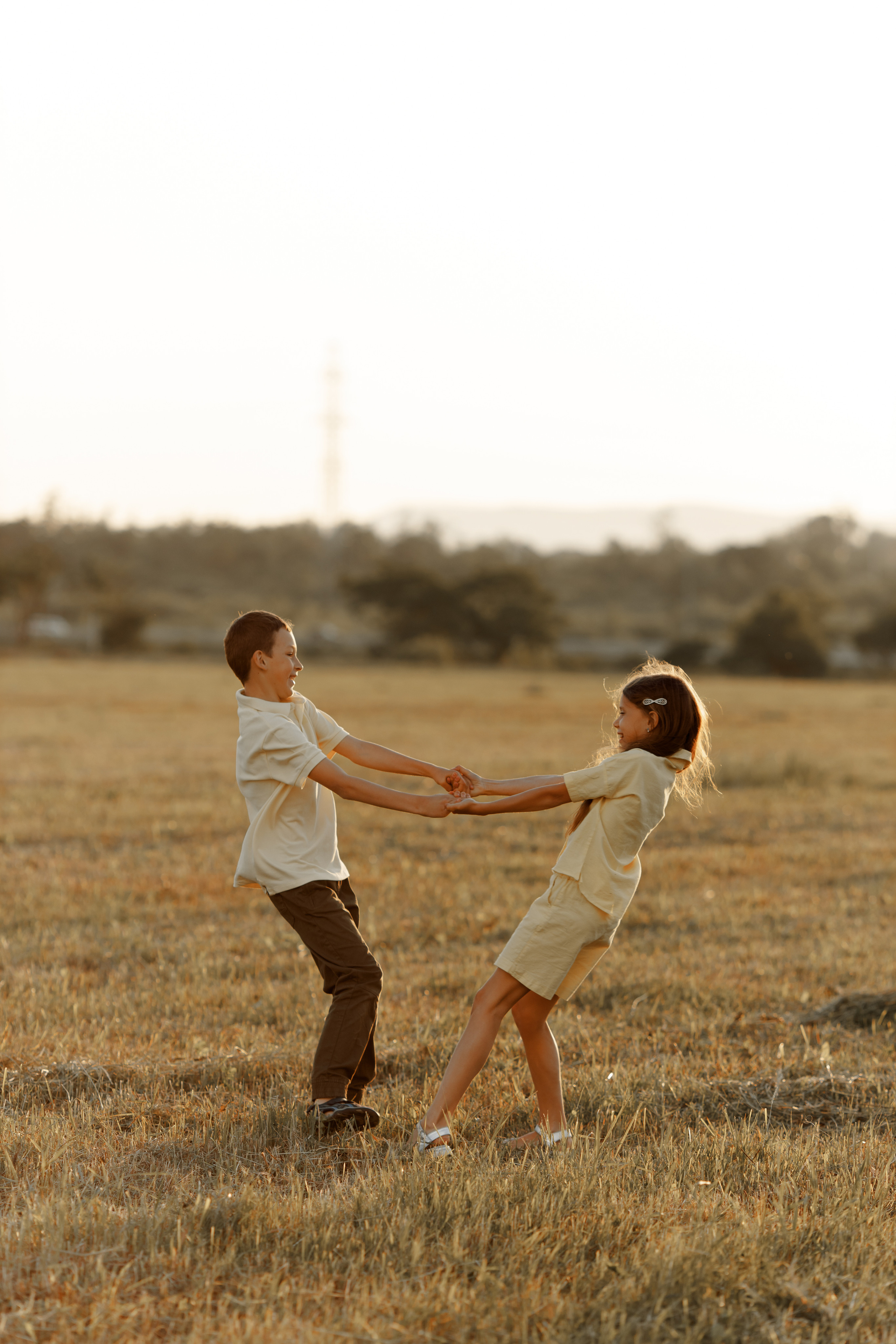 Поле закат лето. Свадебный и семейный фотограф  во Владивостоке Ольга Украинец