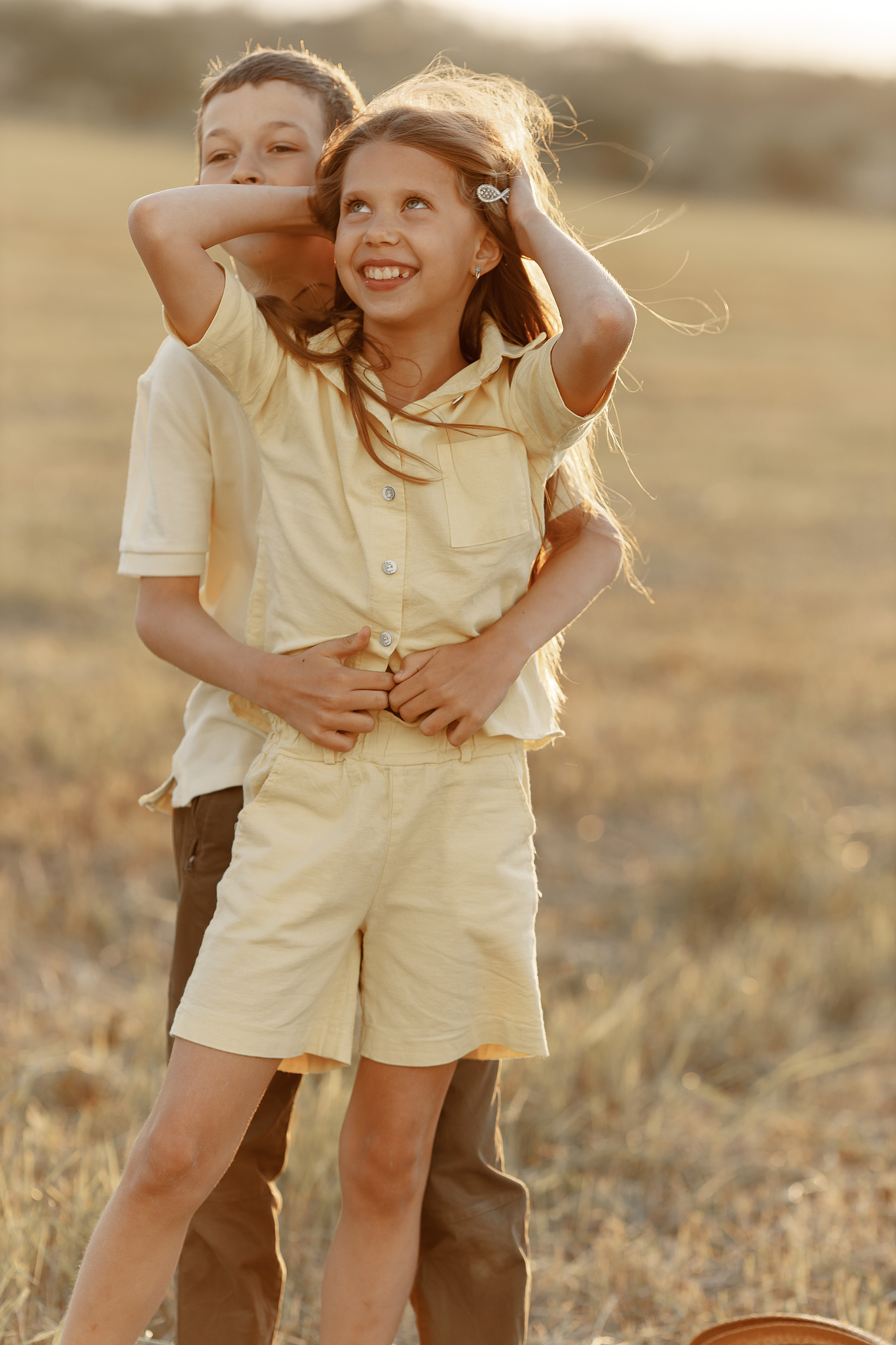 Поле закат лето. Свадебный и семейный фотограф  во Владивостоке Ольга Украинец
