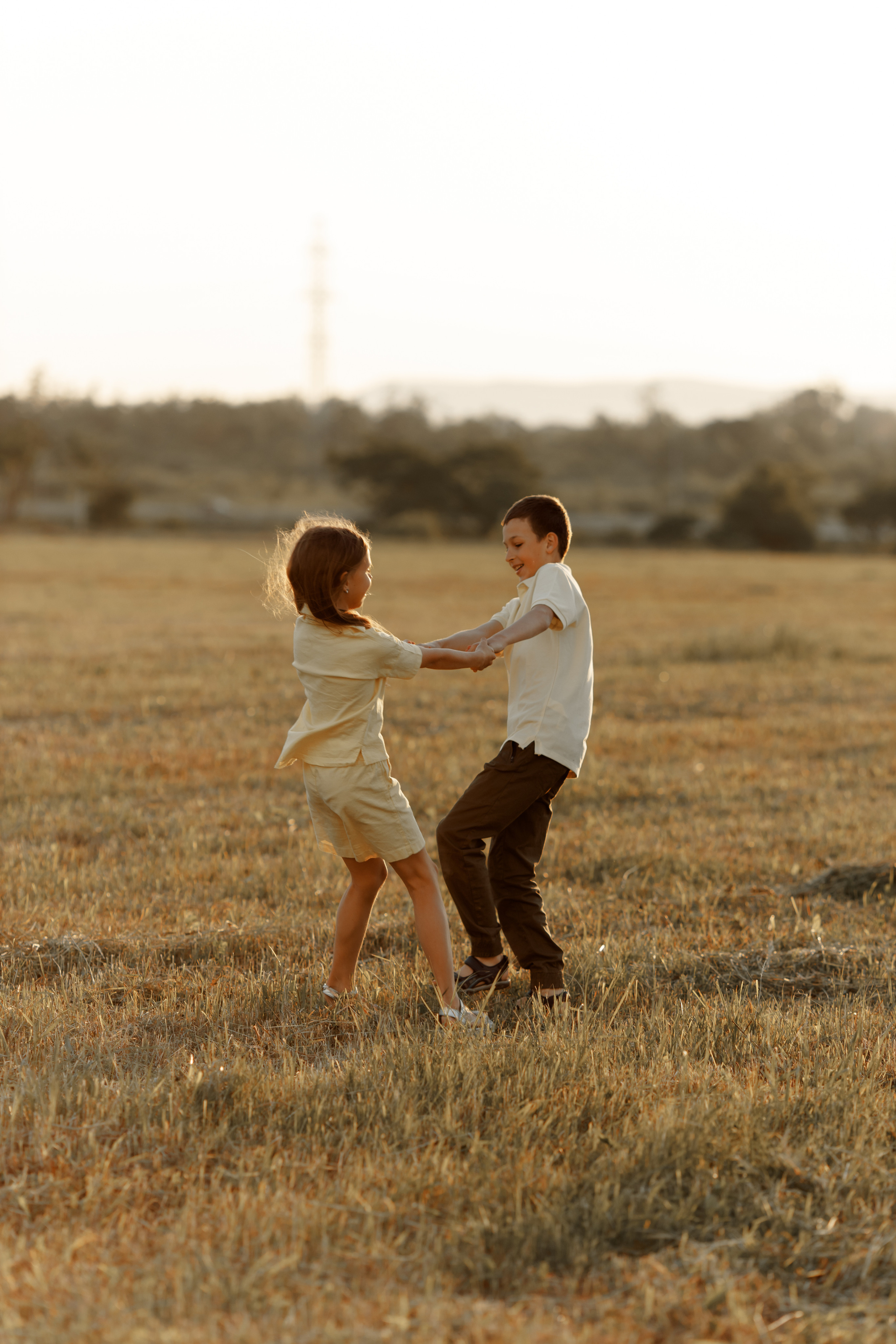 Поле закат лето. Свадебный и семейный фотограф  во Владивостоке Ольга Украинец