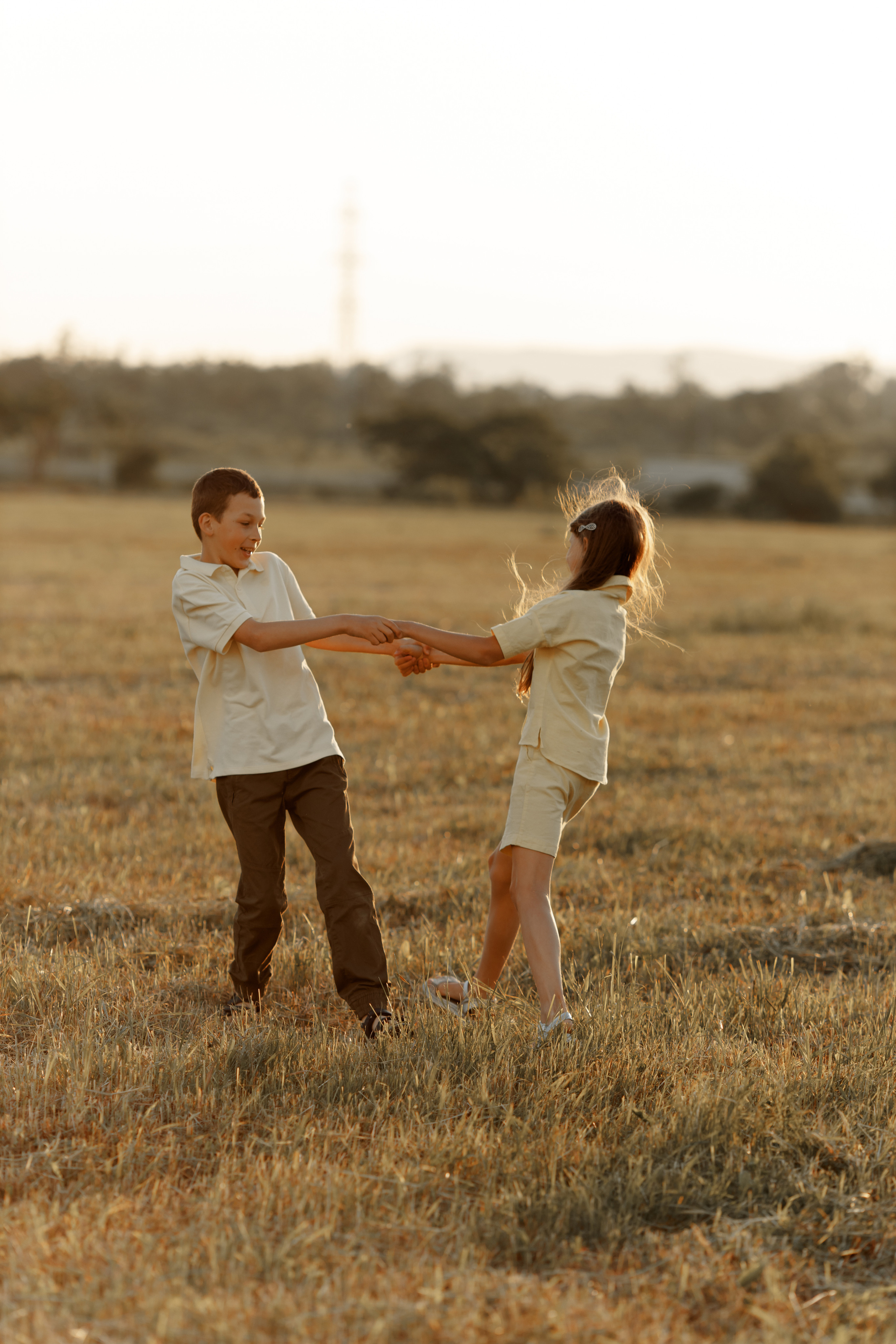 Поле закат лето. Свадебный и семейный фотограф  во Владивостоке Ольга Украинец