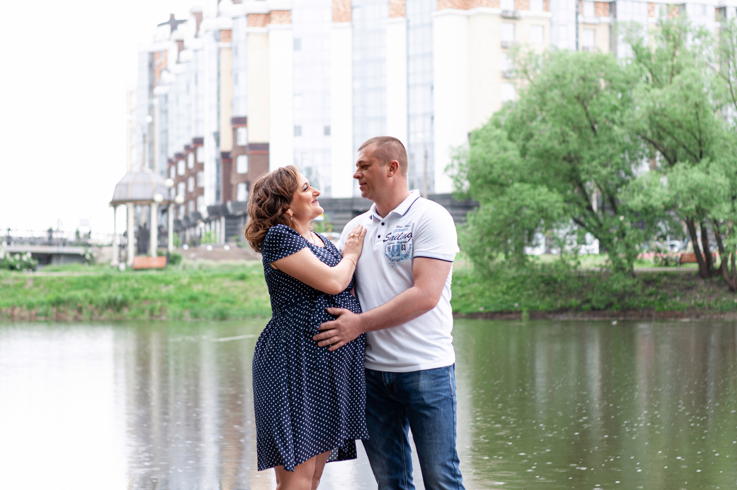Инна и Сергей в парке. Семейный и свадебный фотограф Галина Абакумова, фотосессии в Белгороде