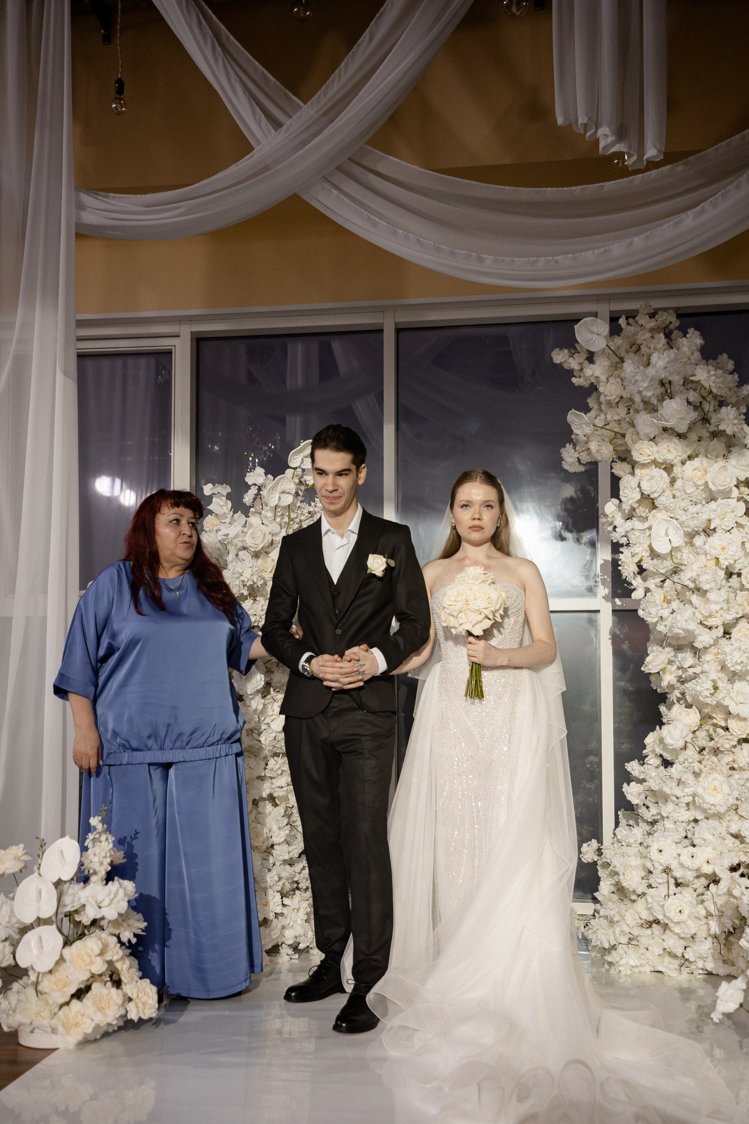 СВАДЕБНАЯ СЬЕМКА СБОРОВ В ОТЕЛЕ И ВЫЕЗД НА ЦЕРЕМОНИЮ (СНЯТО В СИБИРЕ В НИЖНЕВАРТОВСКЕ). Профессиональный фотограф, Санкт-Петербург — Виктория Богомолова