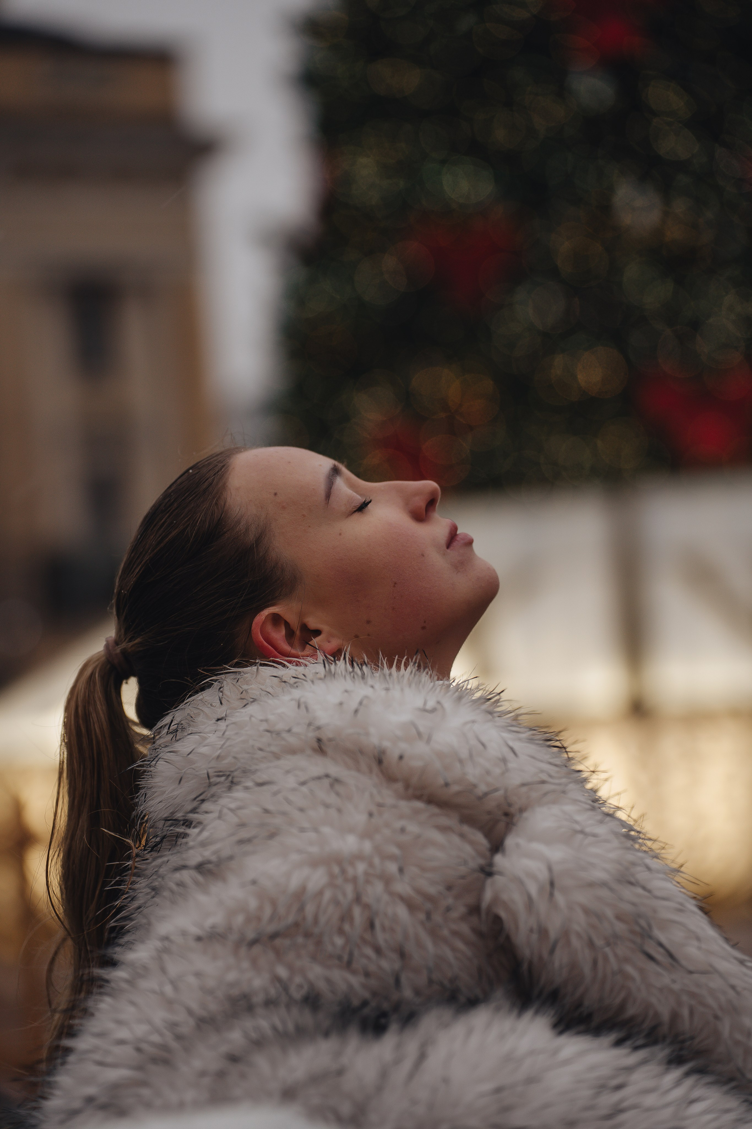 ПРОГУЛКА НА МАНЕЖНОЙ ПЛОЩАДИ ДЛЯ ДЕВУШКИ ПЕРЕД НОВЫМ ГОДОМ (НОВОГОДНЯЯ ФОТОСЕССИИЯ НА МАНЕЖНОЙ ПЛОЩАДИ). Профессиональный фотограф, Санкт-Петербург — Виктория Богомолова