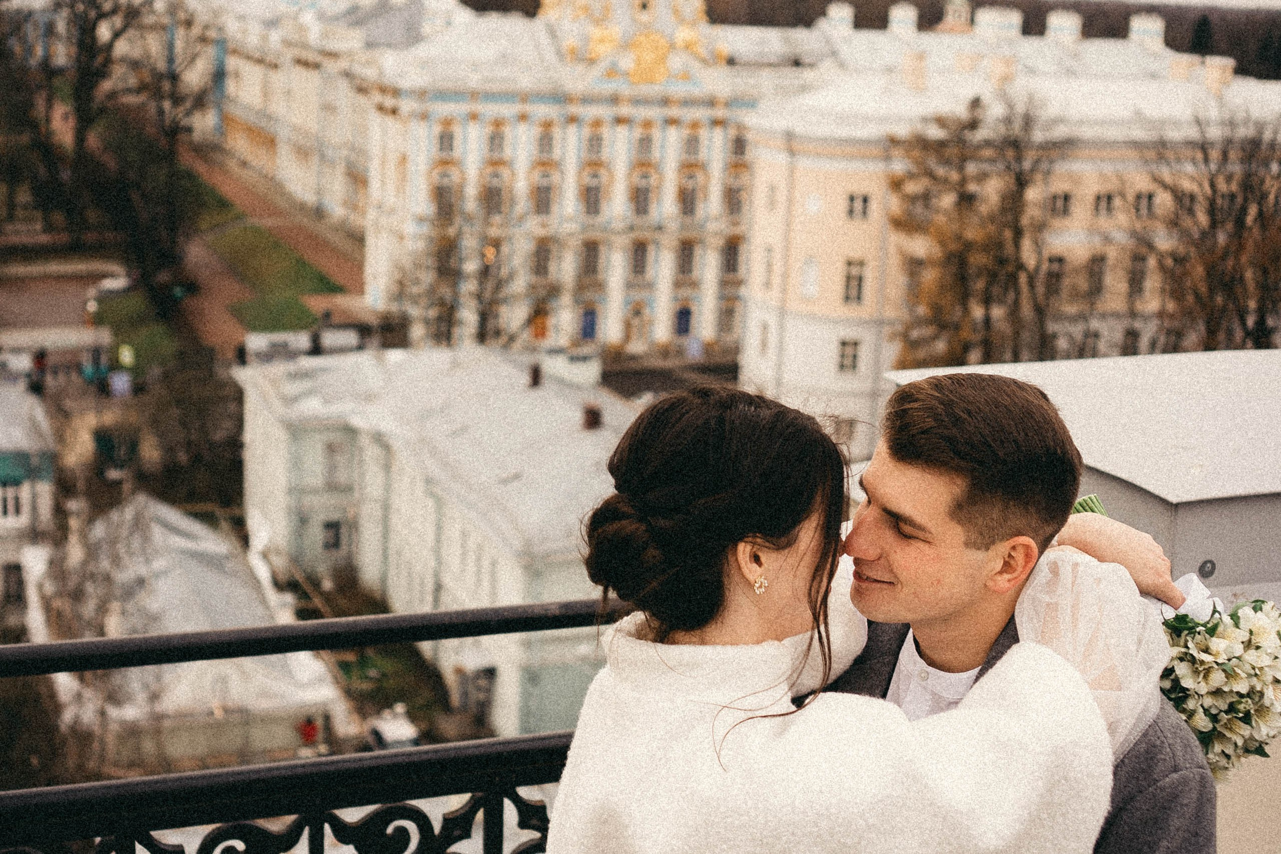 СВАДЕБНАЯ СЬЕМКА ПАРЫ В ГОРОДЕ ПУШКИН В ПАРКЕ ЕКАТЕРИНЕНСКОМ В НОЯБРЕ. Профессиональный фотограф, Санкт-Петербург — Виктория Богомолова