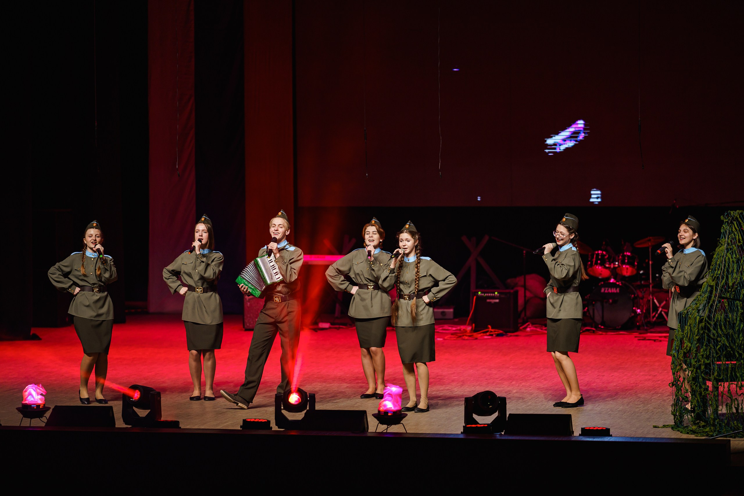 Гала-концерт XXXIII Регионального фестиваля солдатской и патриотической песни «Защитники Отечества». Портретный и репортажный фотограф в Воронеже: Анастасия Пузикова