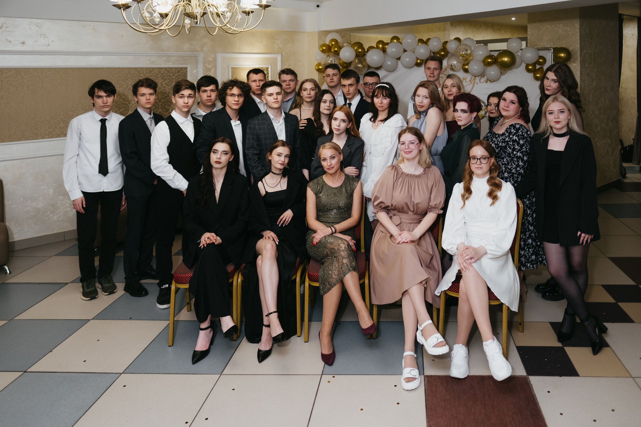Выпускной 11 класс школы № 30. Свадебный и репортажной фотограф Денис Ожигин в Краснодаре и Краснодарском крае