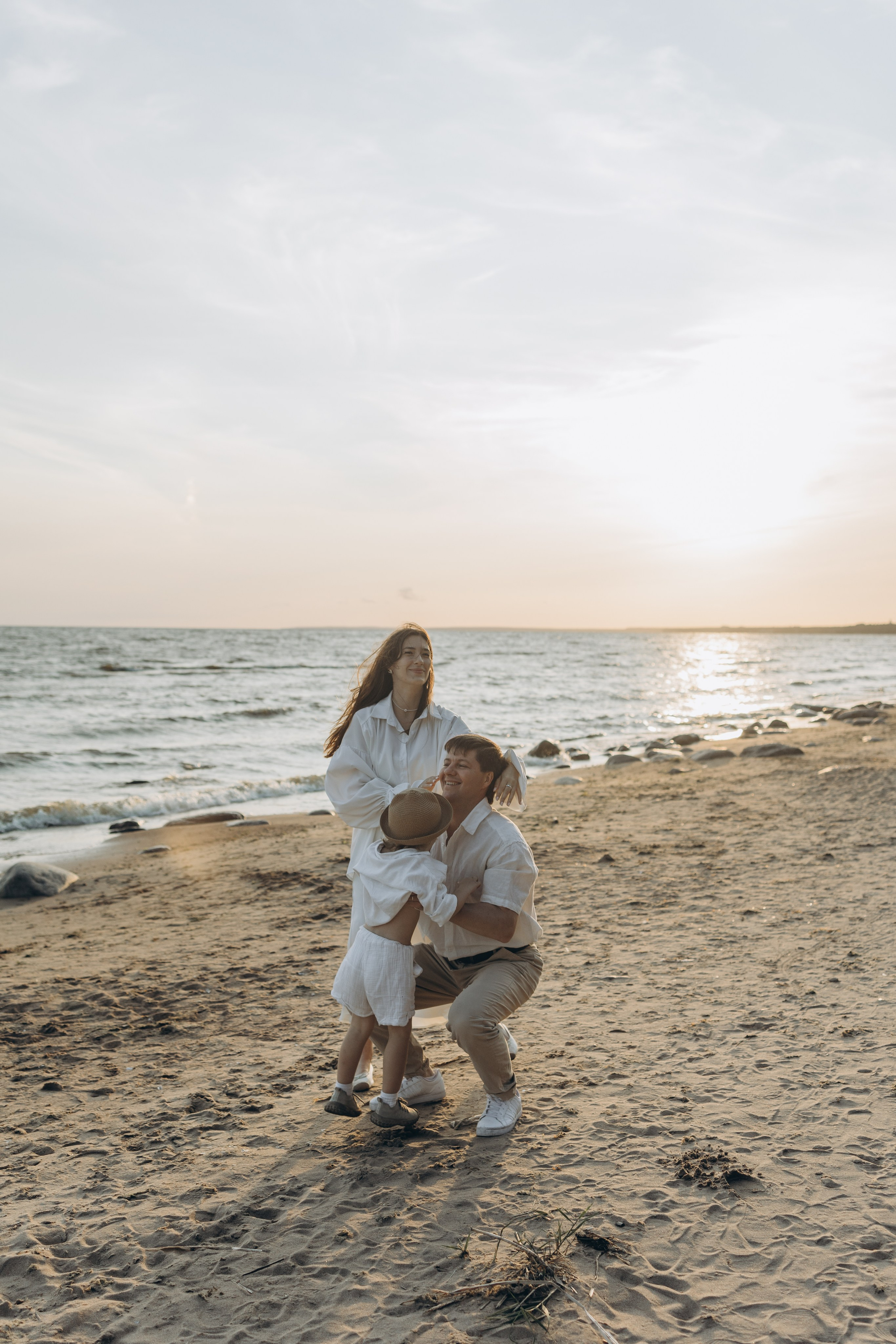 Эмилия, Дмитрий и Демид на Финском заливе. Семейный фотограф в Москве Виктория Ястребинская