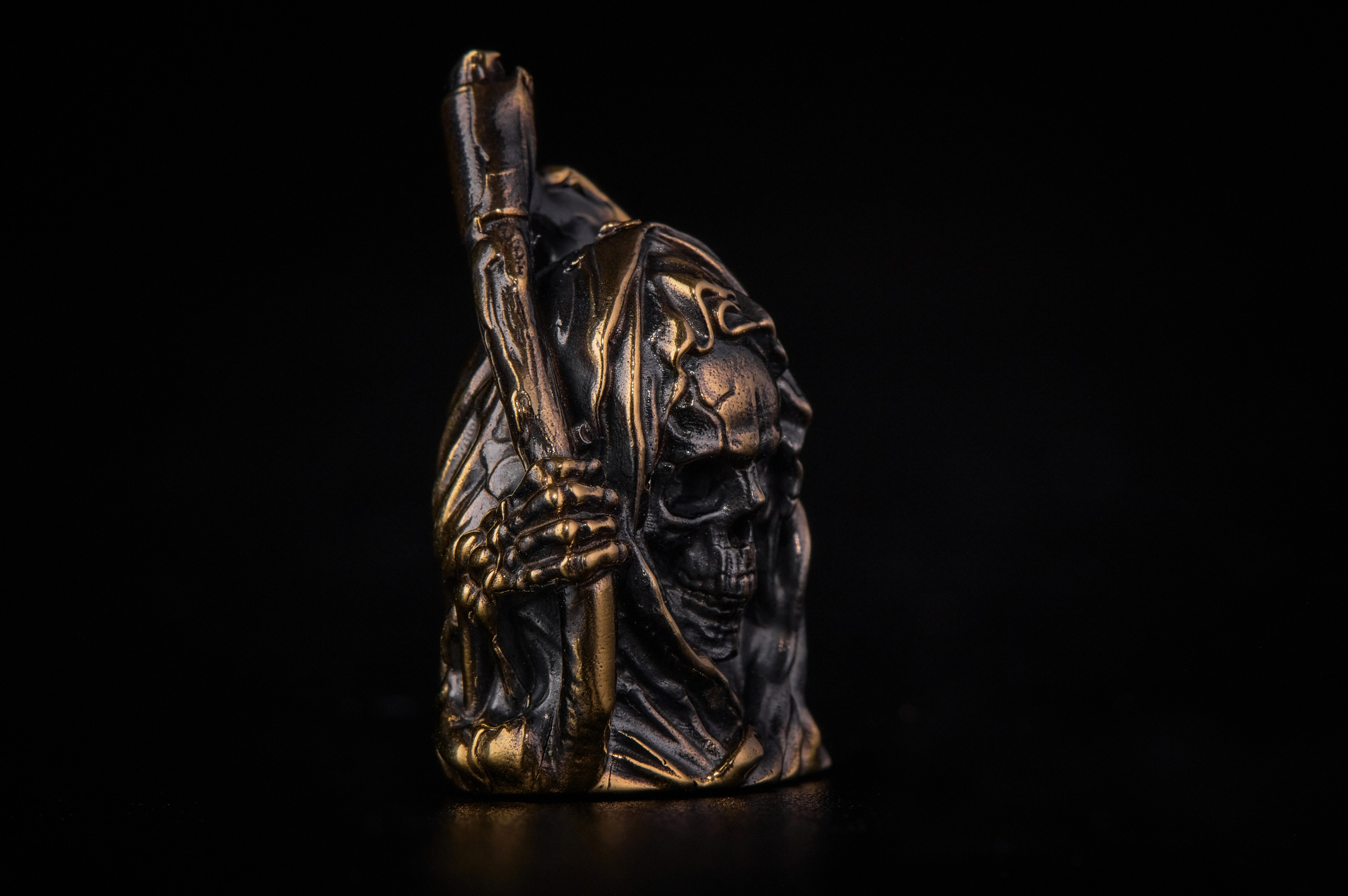 Мужская бижутерия на чёрном фоне. Фотограф Яковлев Роман — Красноярск