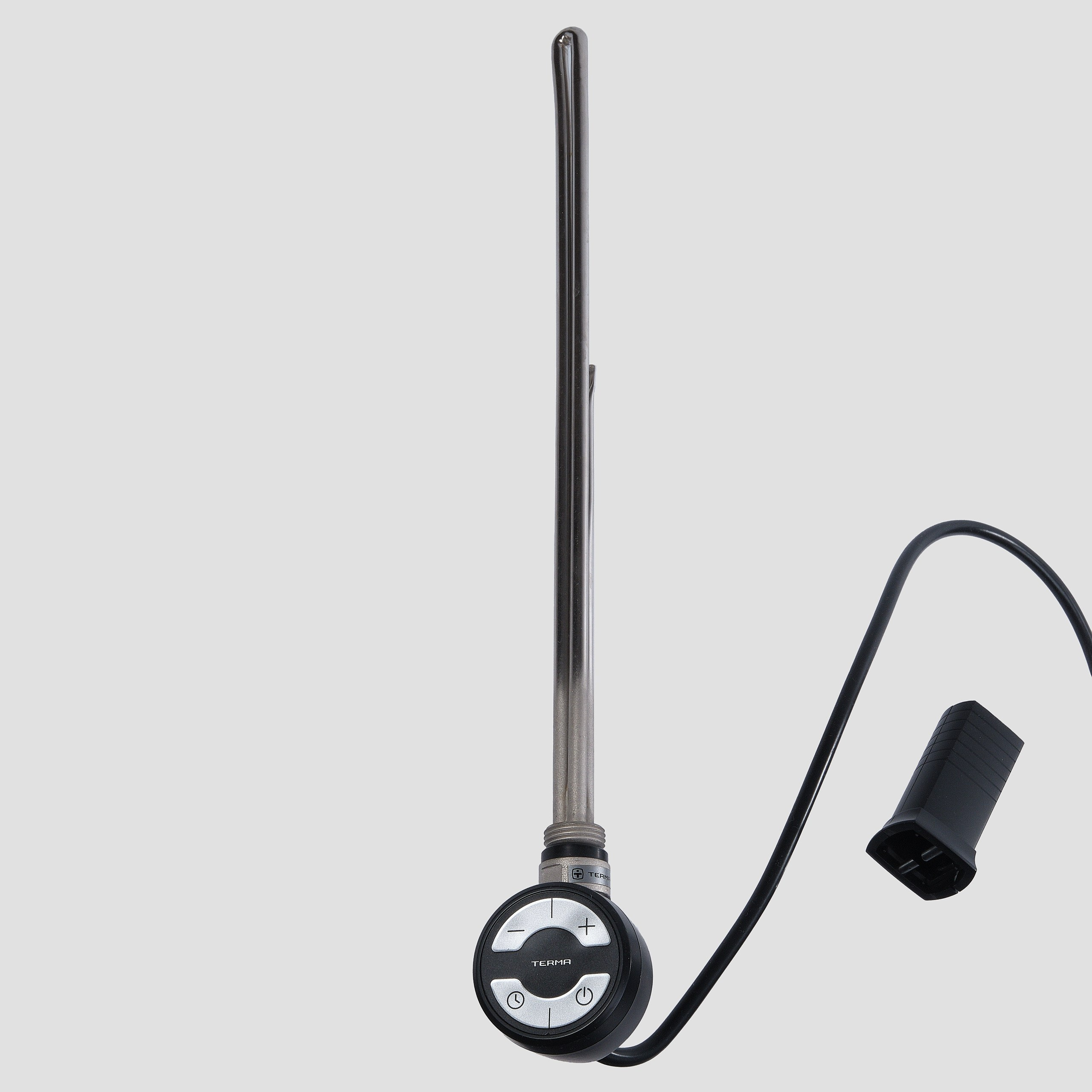 Предметные фотографии регуляторов и нагревателей для отопительных приборов