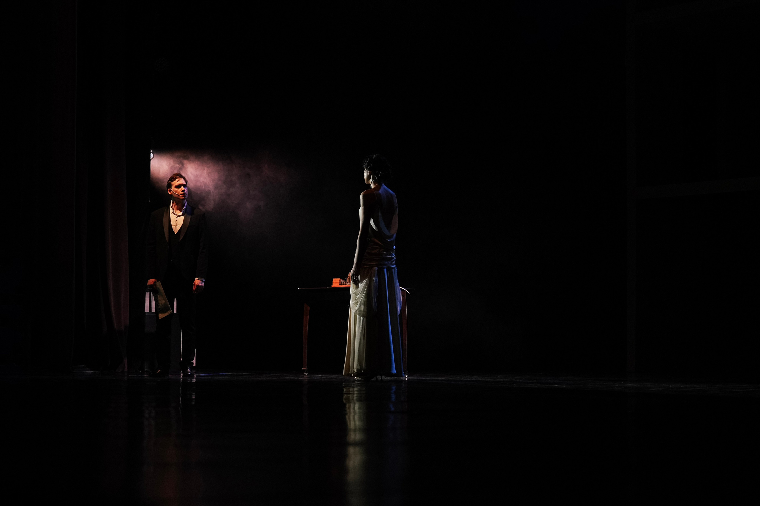 Гранатовый — пластический спектакль. Фотограф с психологическим образованием