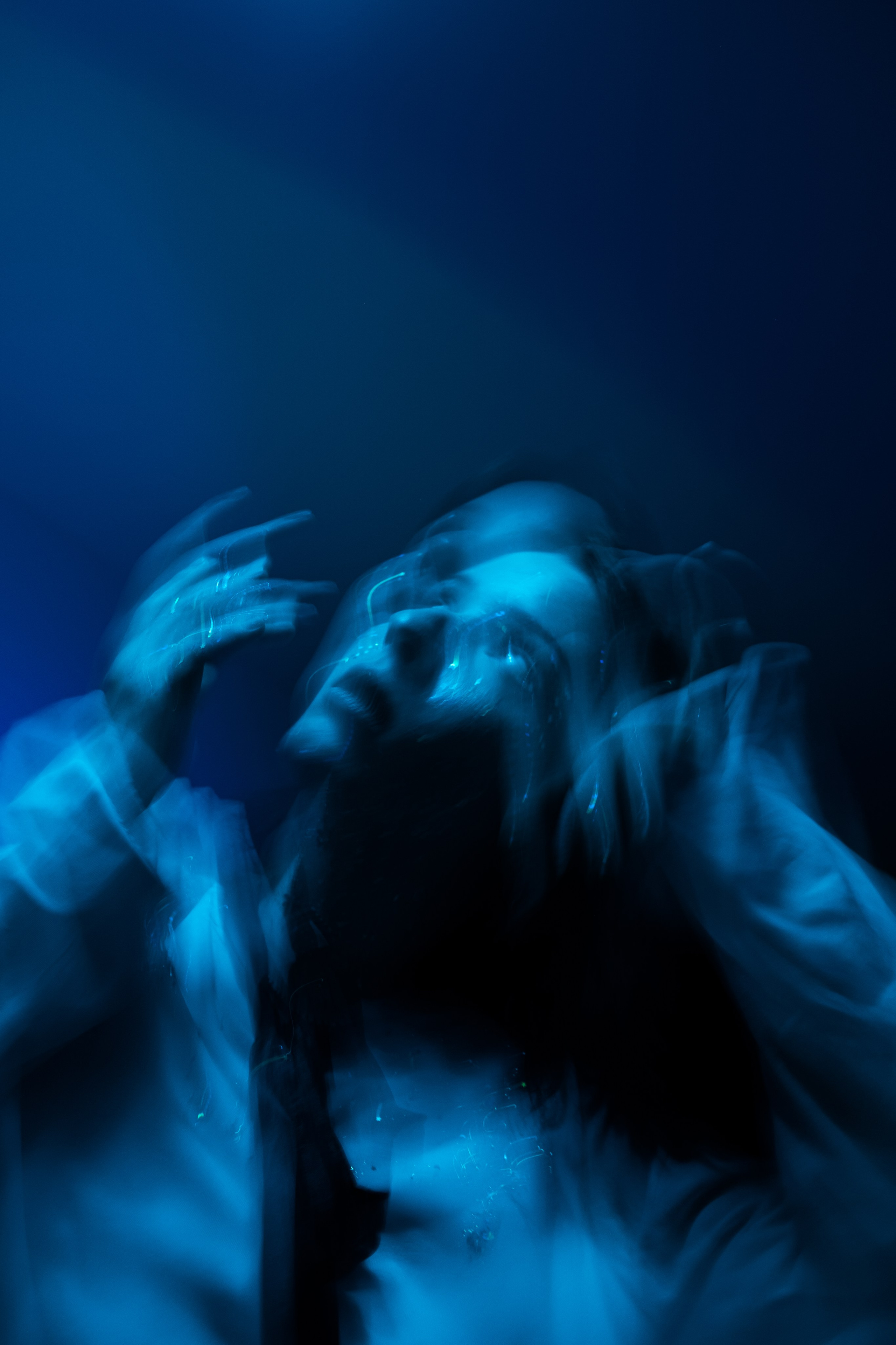 Ann steel blue. LIYALEE PHOTO