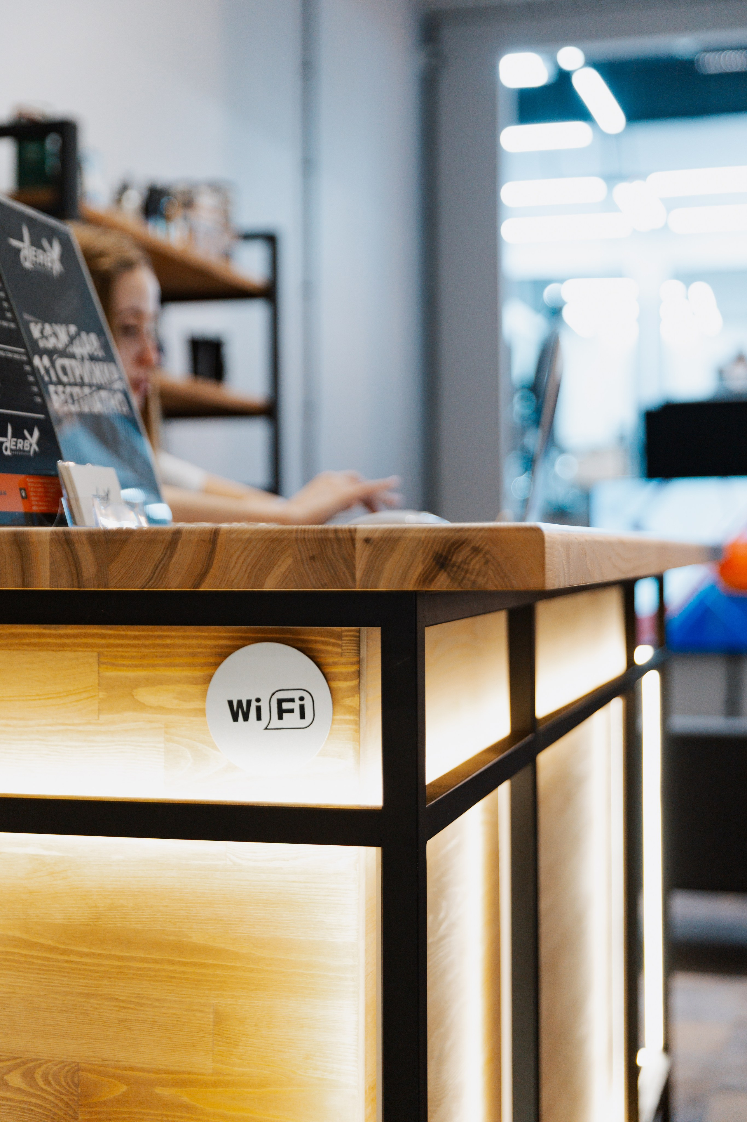 DERBY BARBERSHOP. LIYALEE PHOTO