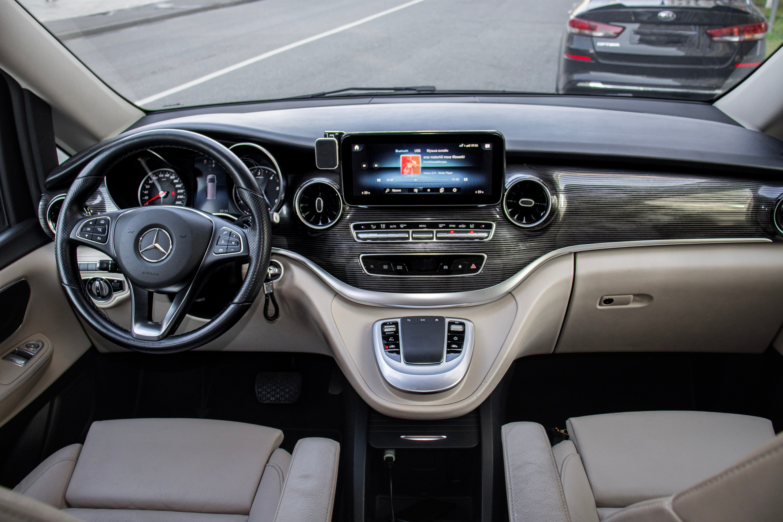 Mercedes-Benz V-class