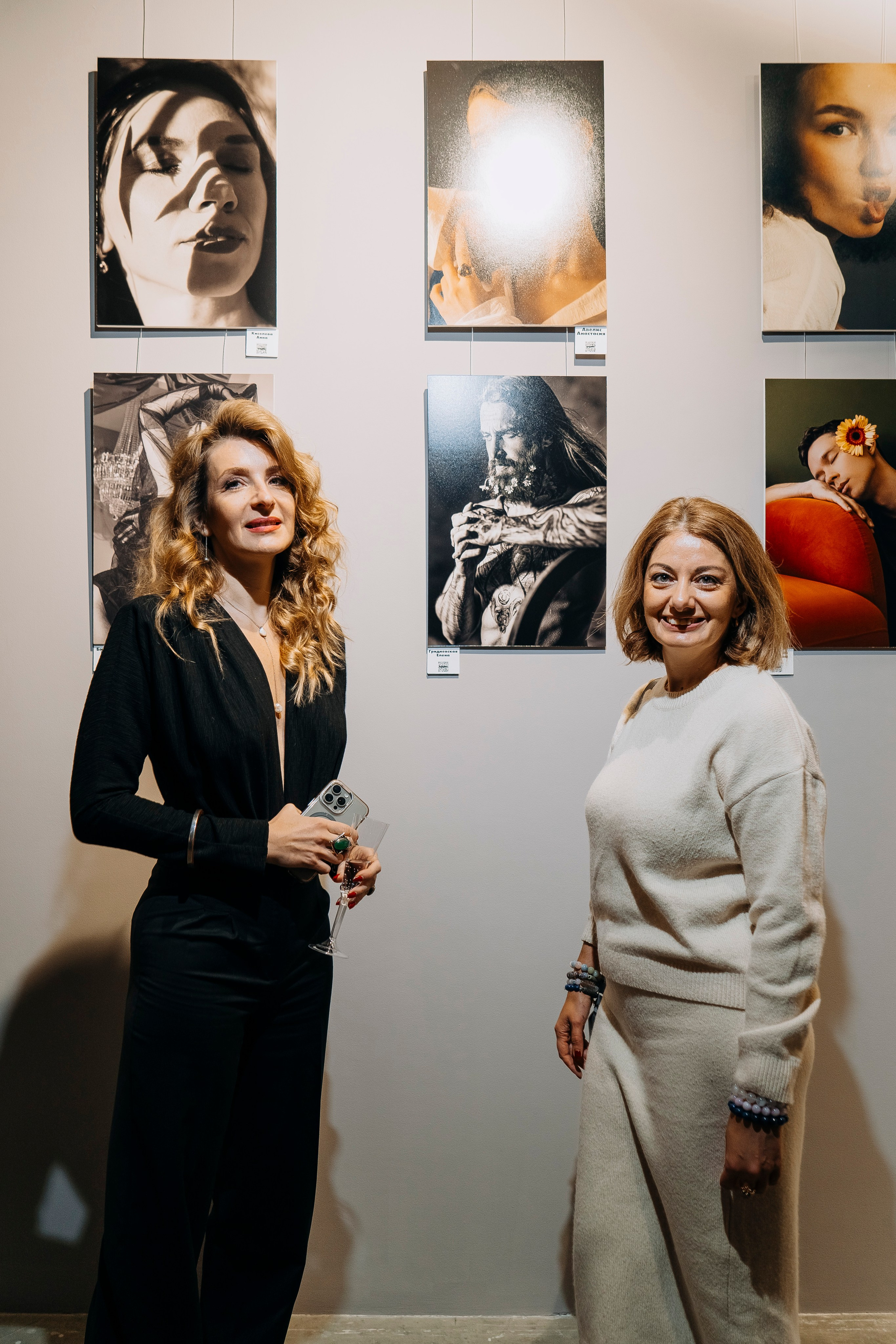 Вернисаж фотовыставки MFamilia «Гармония различий». Организация фотовыставок в Петербурге и Москве, MFamilia (МФамилия)