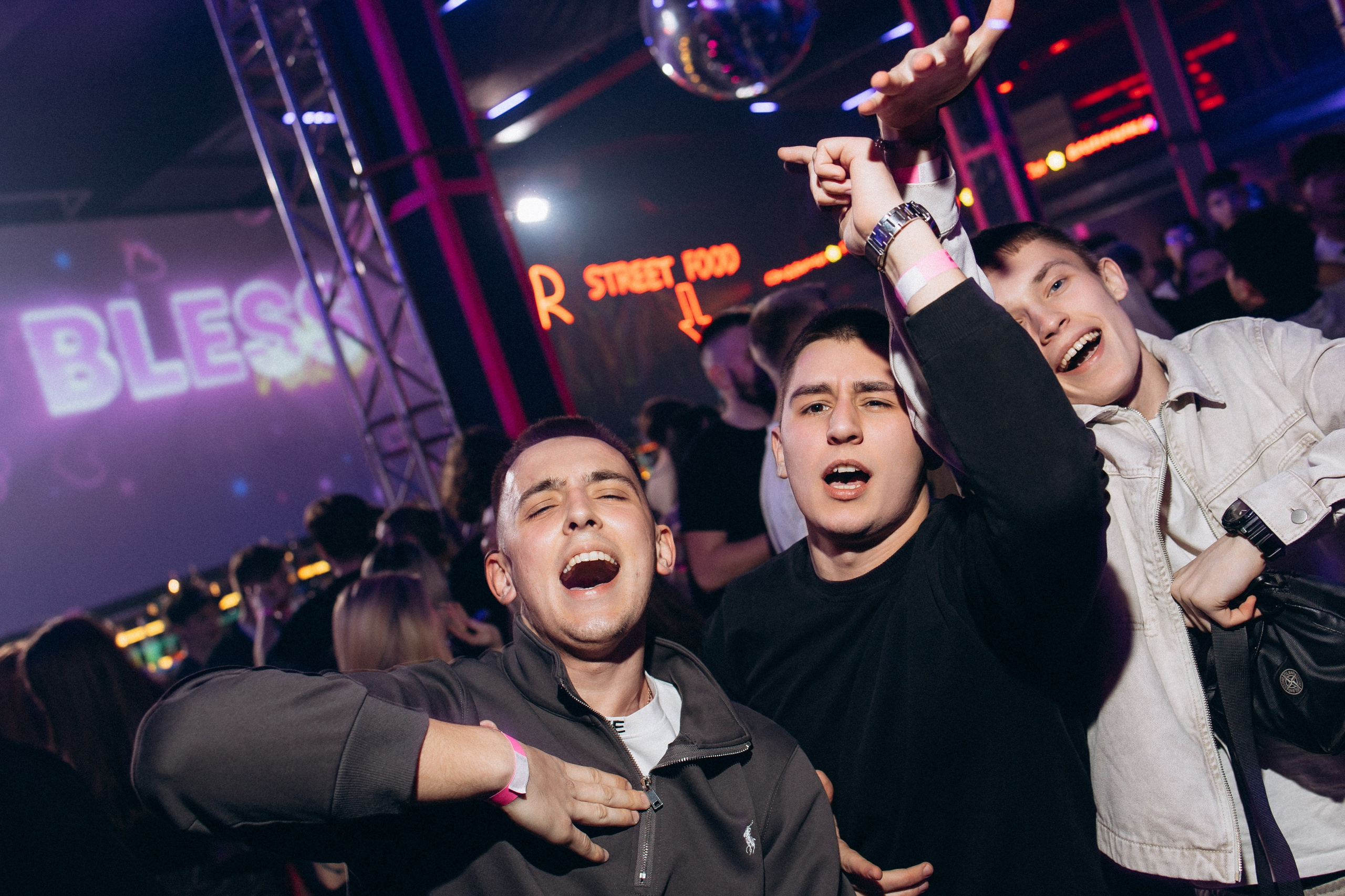 Bless 19-04-25. Свадебный фотограф Роман Медведев , Минск, Беларусь