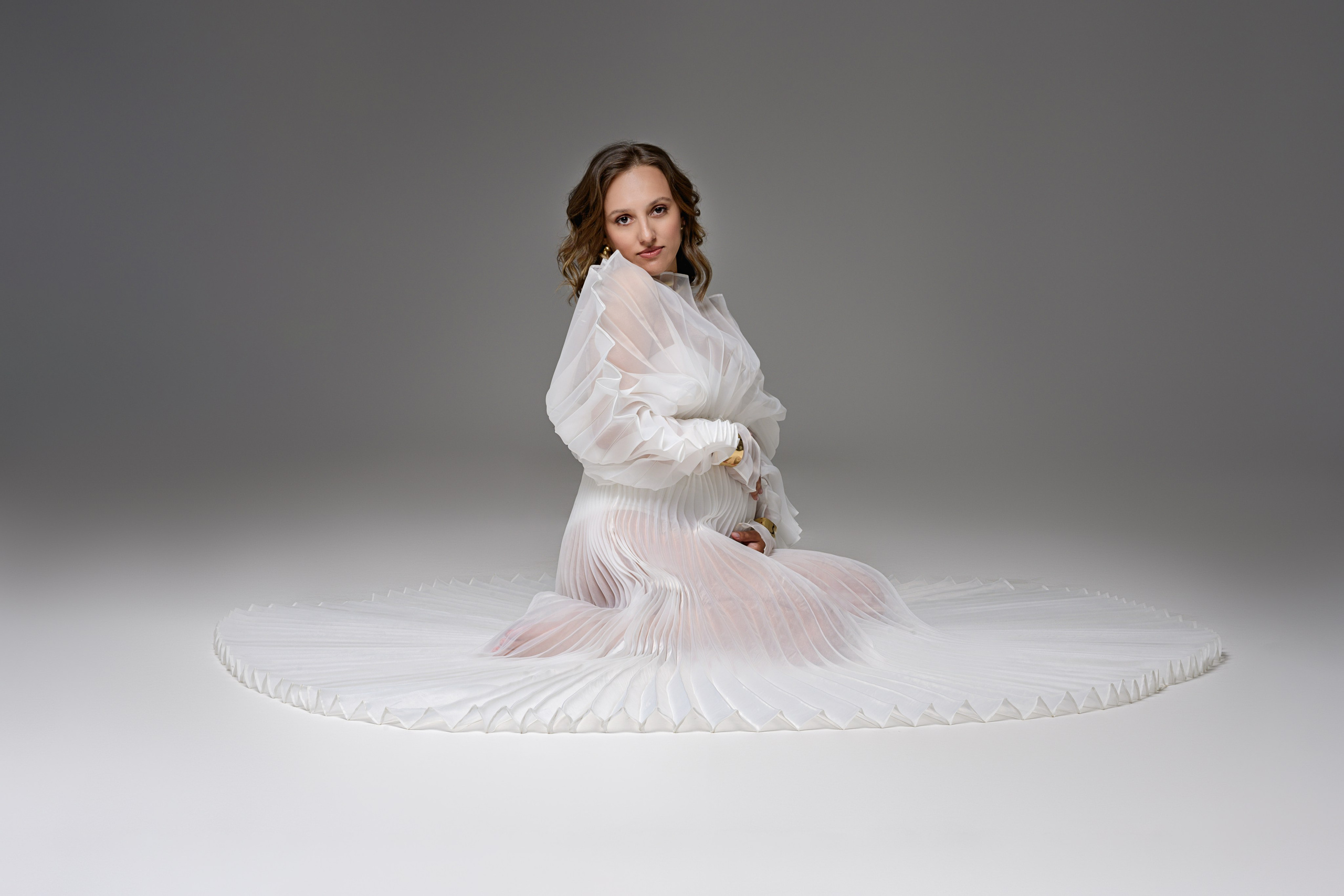 Фотосессия беременности в Крыму. Студийная фотосессия беременности. Стильная беременность. Фотограф беременных Ольга Топоривская.