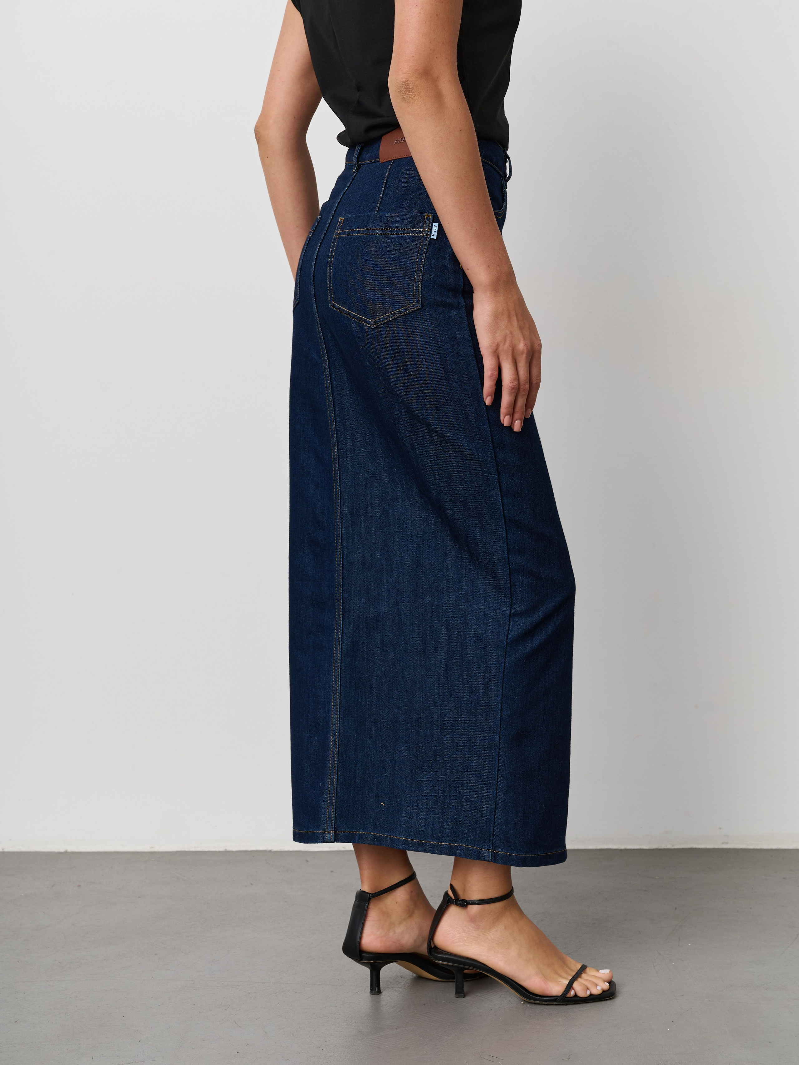 Съёмка для продакшна Buro. Fashion фотограф в Москве Ксения Чупрунова