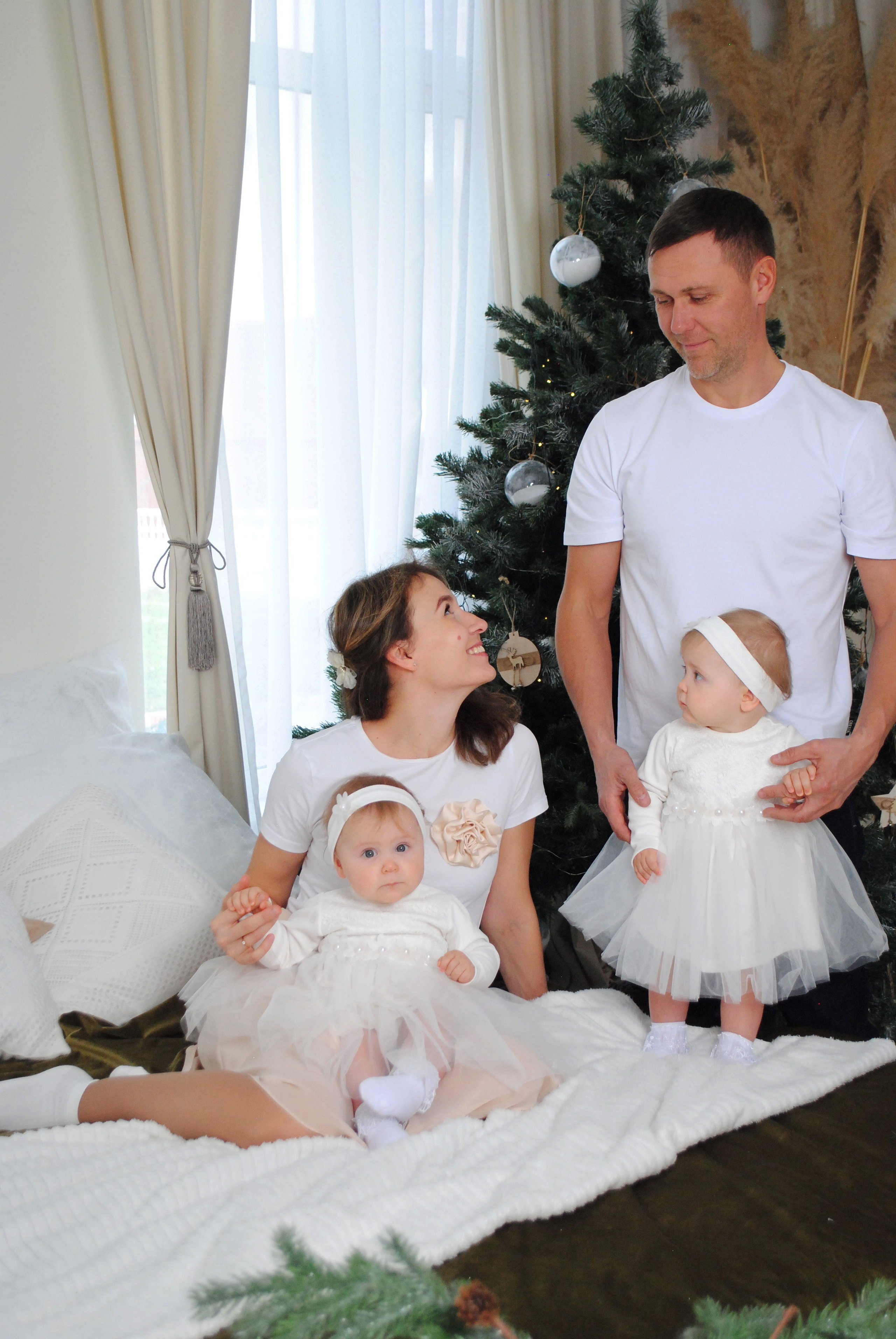 Мария и семья. Фотограф Мария Мусаелян