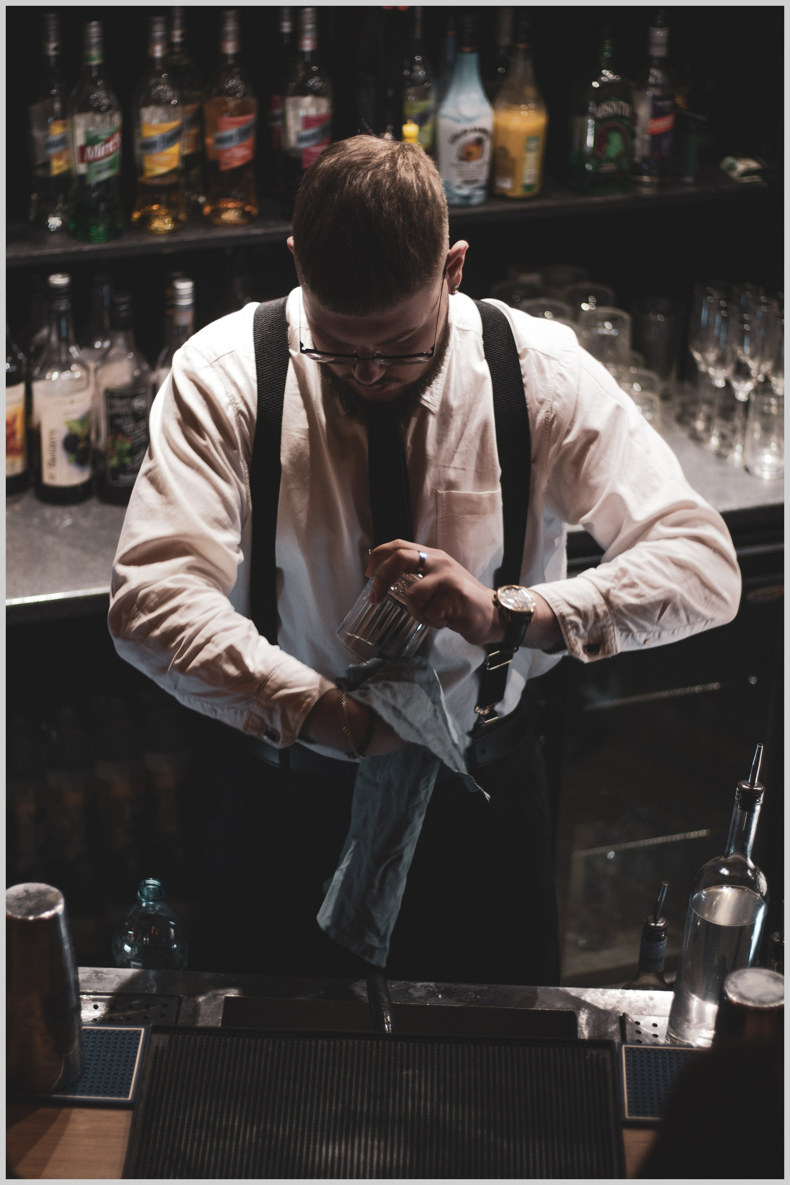 Портретная фотосессия — Кирилл. Портретный фотограф в Орле. Готовые фото за 3 дня! Помощь в позировании. Советы по организации