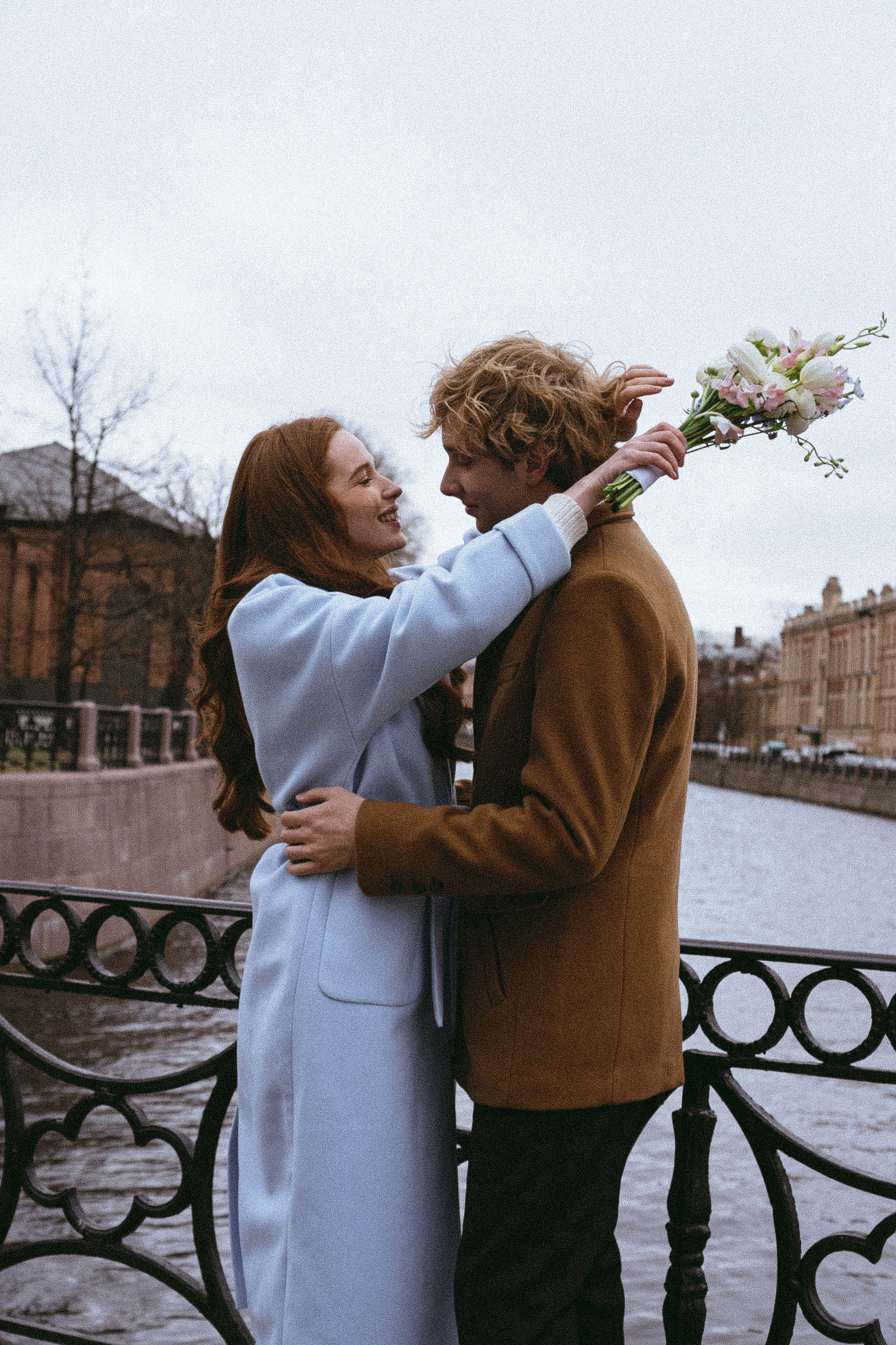 СВАДЕБНАЯ СЬЕМКА В ОТЕЛЕ. СБОРЫ ЖЕНИХА И НЕВЕСТЫ И ТАКЖЕ ТОР И ПОДГОТОВКА К ПРОГУЛКЕ И ПРОГУЛКА ПО ПЕТРОГРАДКЕ. Профессиональный фотограф, Санкт-Петербург — Виктория Богомолова