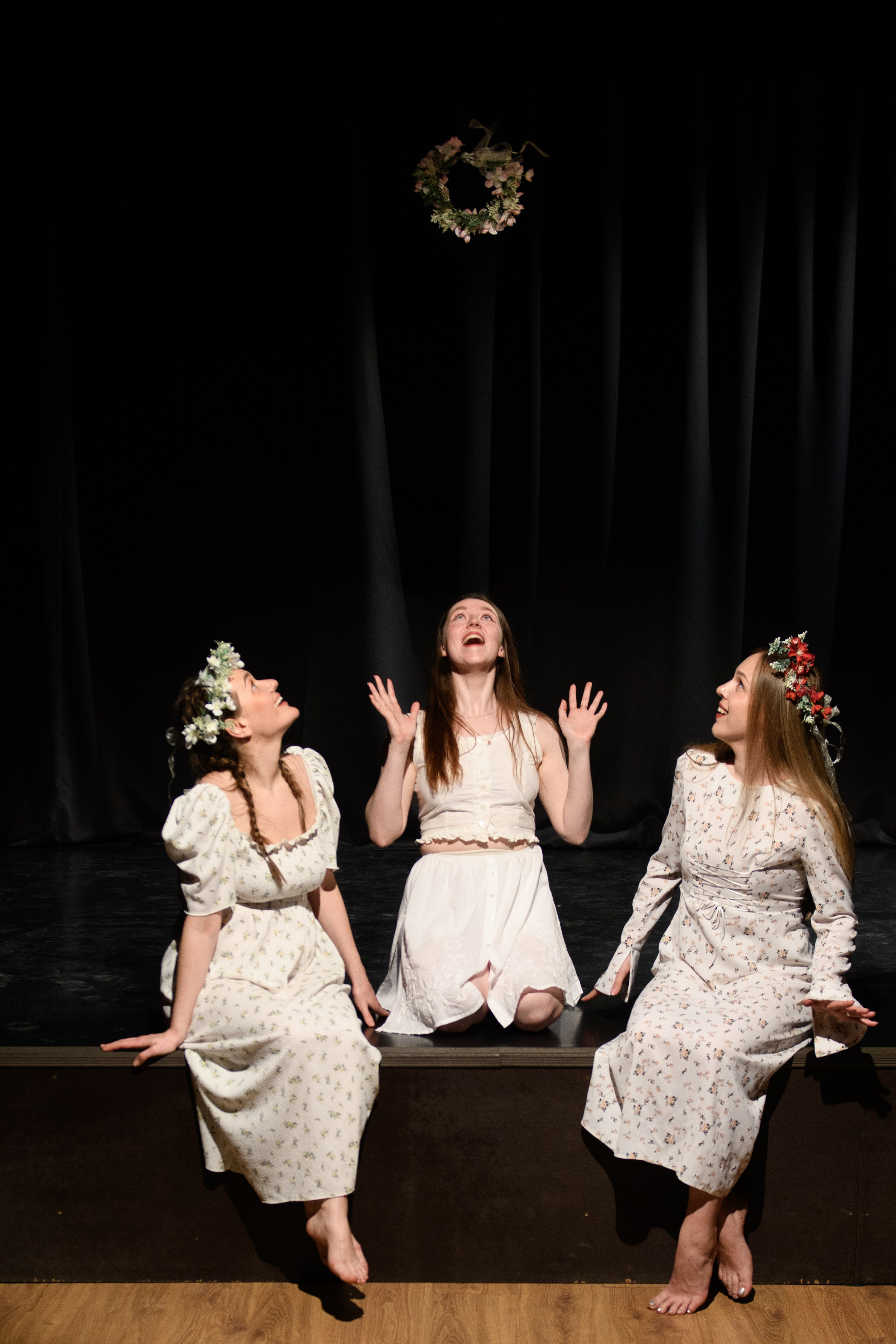 За нарисованным очагом. Организация и проведение фотосъемок в Санкт-Петербурге. Фотограф Смирягин Илья