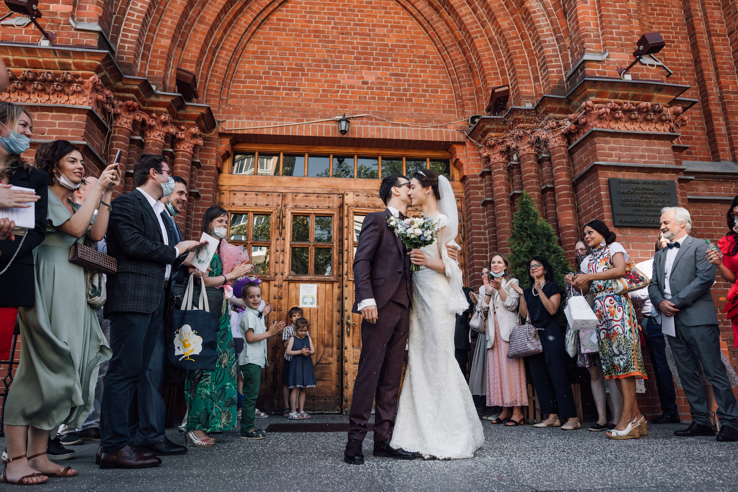 Олег и Вера. Венчание в католическом храме. Свадебный и семейный фотограф в Москве Евгения Лисина