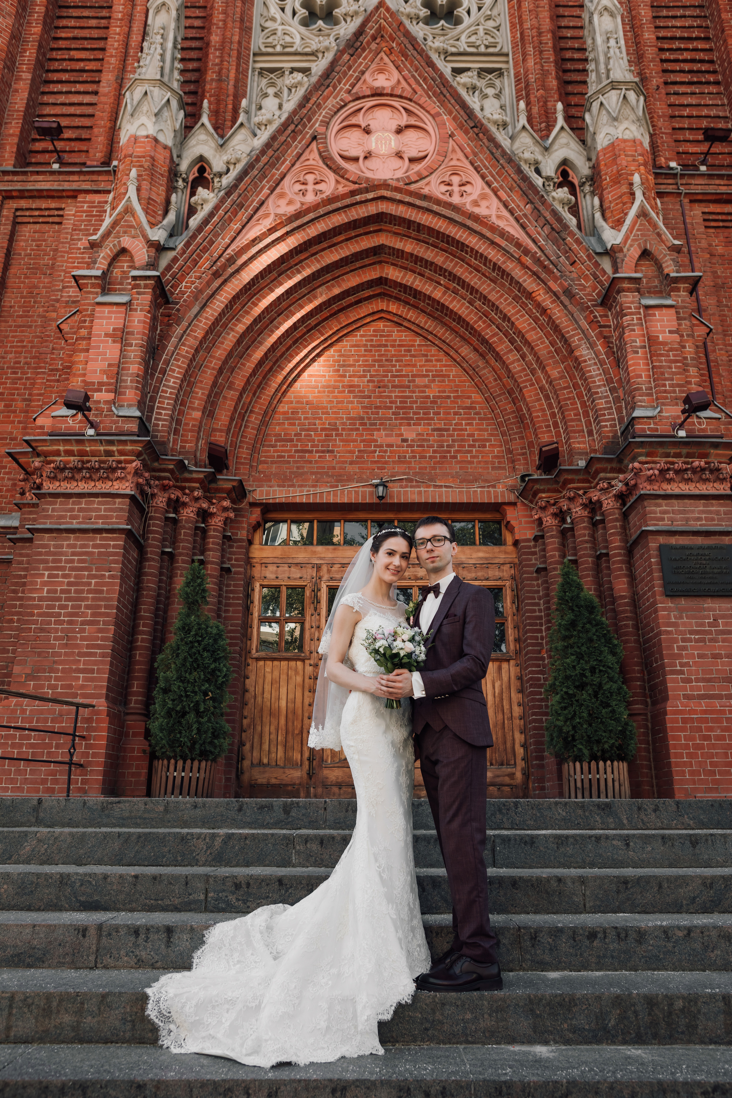 Олег и Вера. Венчание в католическом храме. Свадебный и семейный фотограф в Москве Евгения Лисина